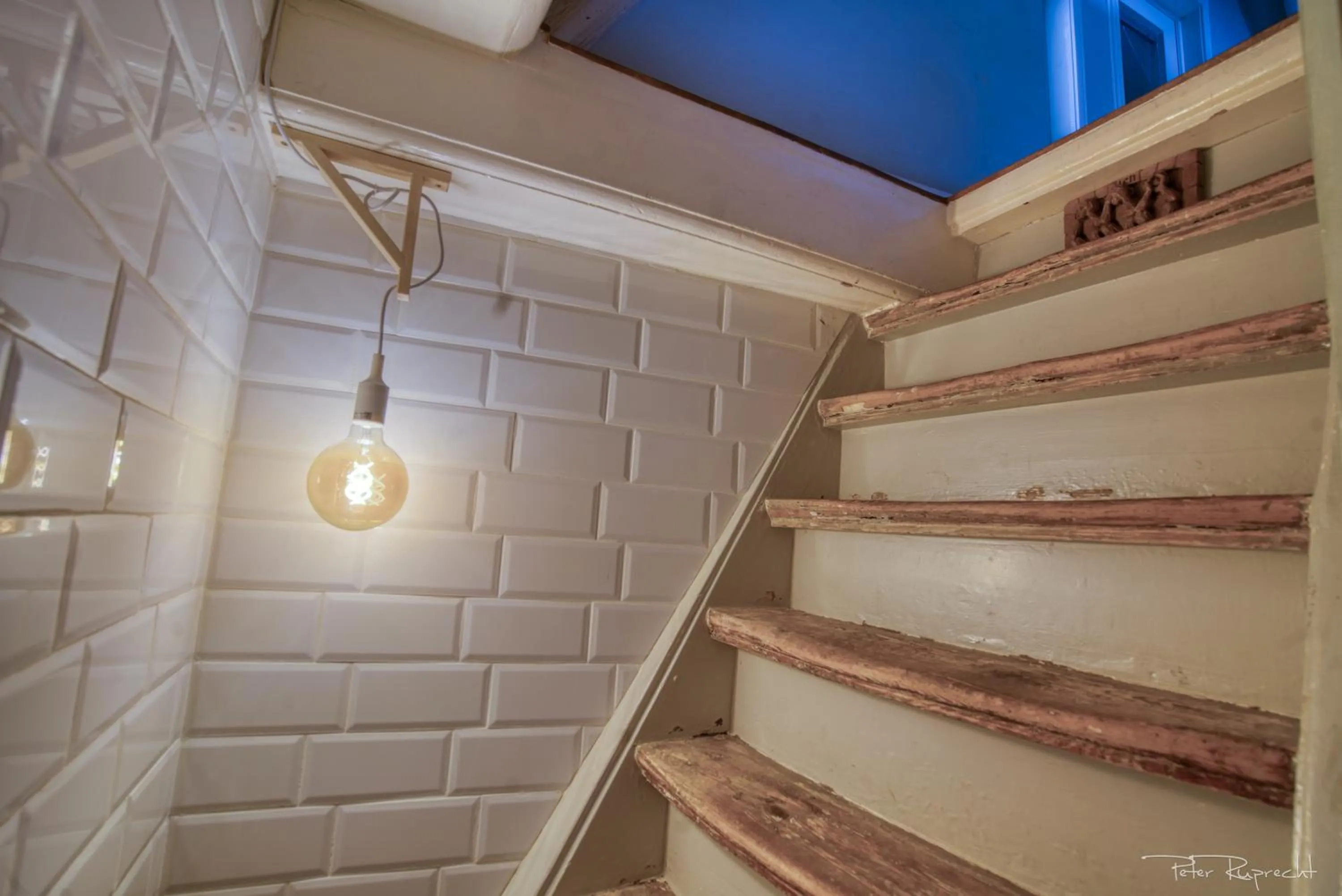 Decorative detail in Attic Monkeys Lodge