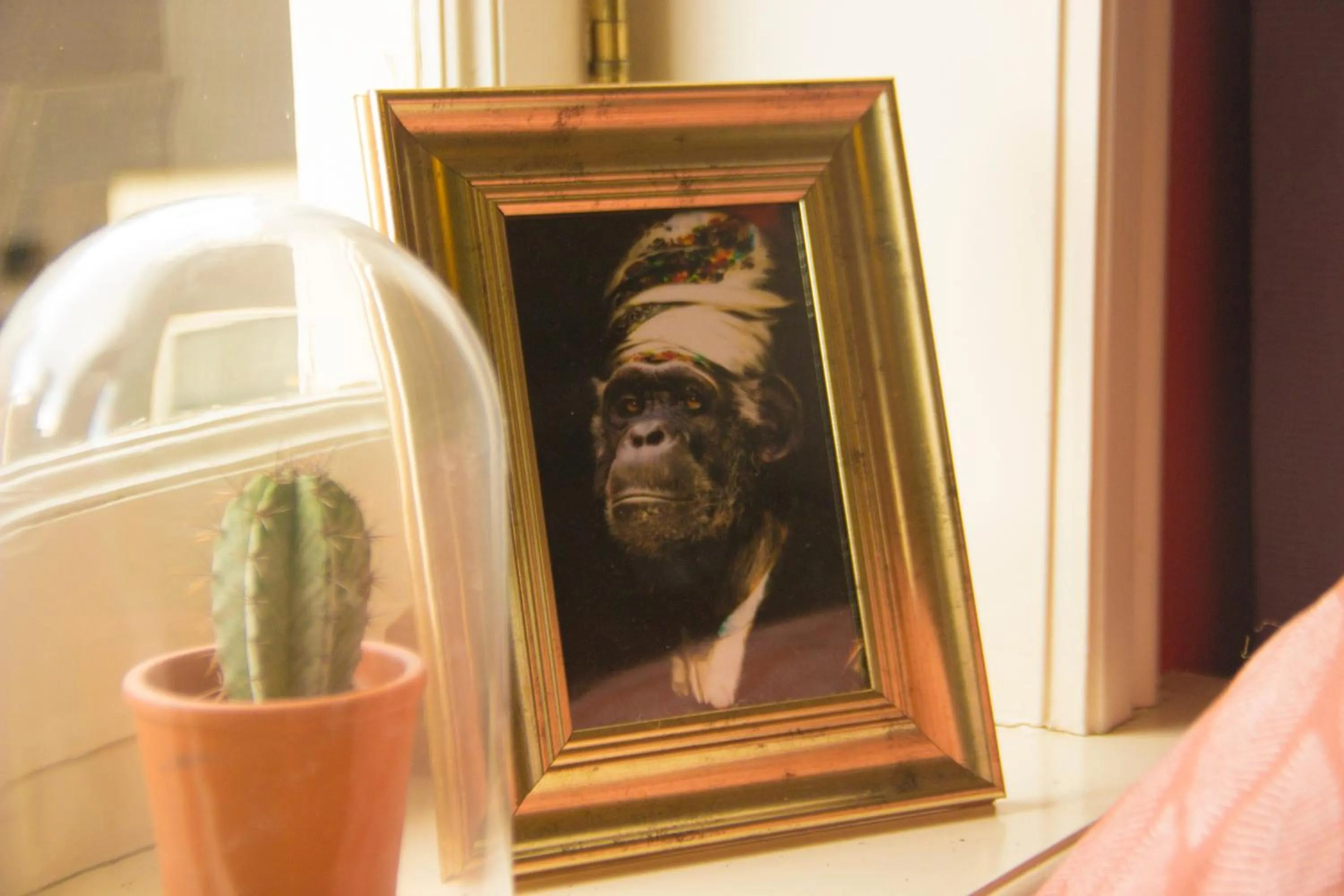 Decorative detail in Attic Monkeys Lodge
