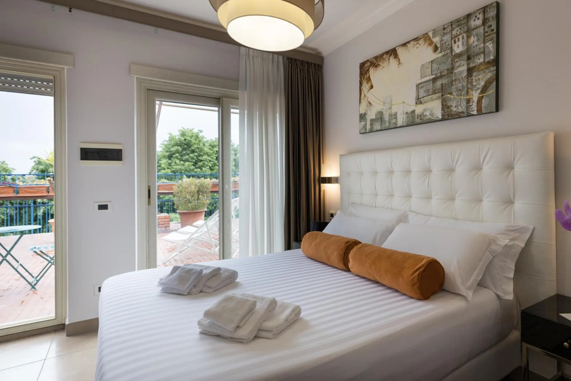 View (from property/room), Bed in Zaccardi Roof Garden