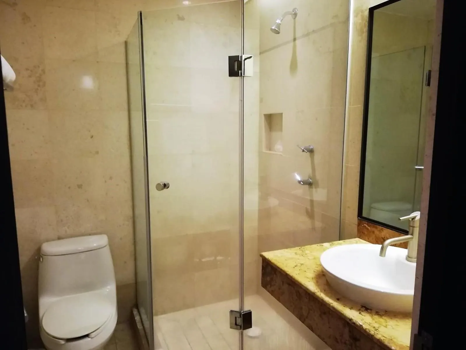 Shower in Suites Teca Once