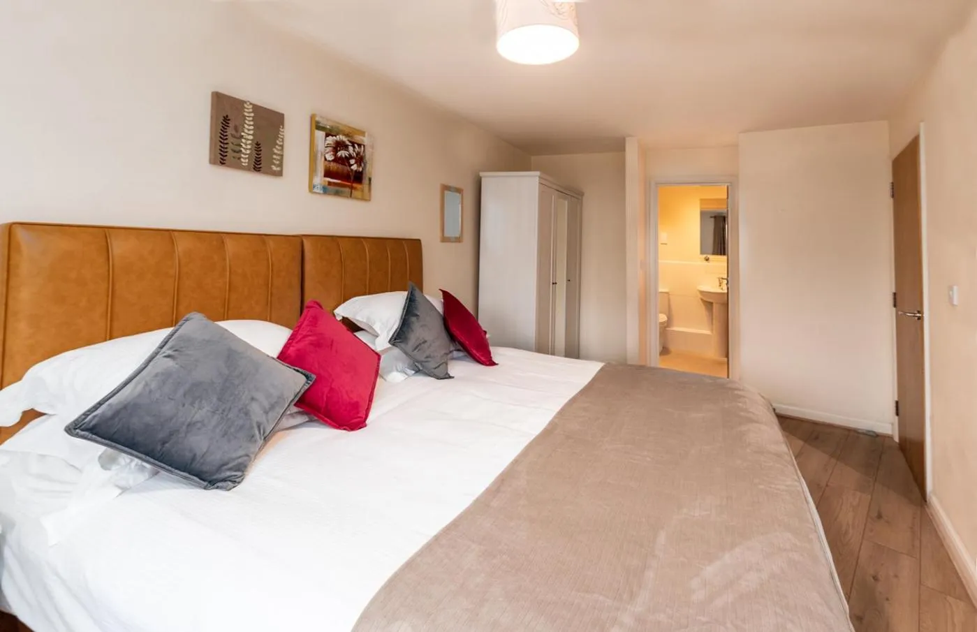 Bedroom, Bed in Abodebed - Handleys Court