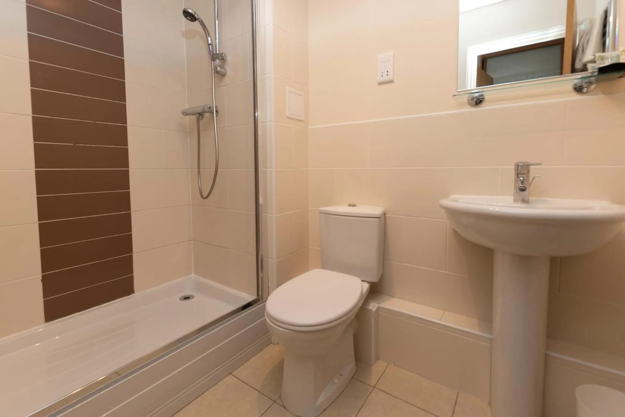 Shower in Abodebed - Handleys Court