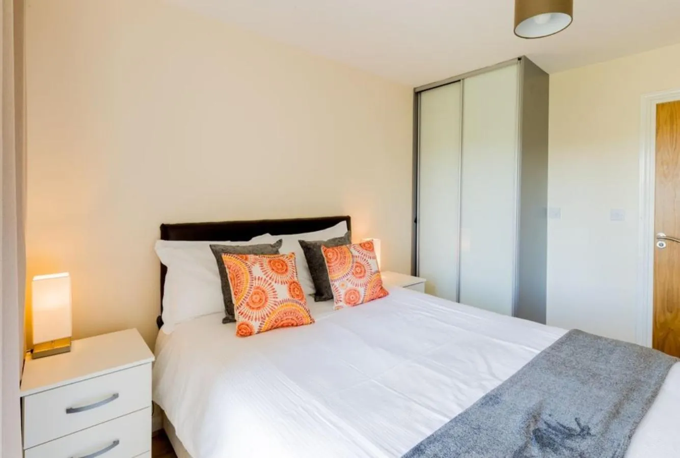 Bedroom, Bed in Abodebed - Handleys Court