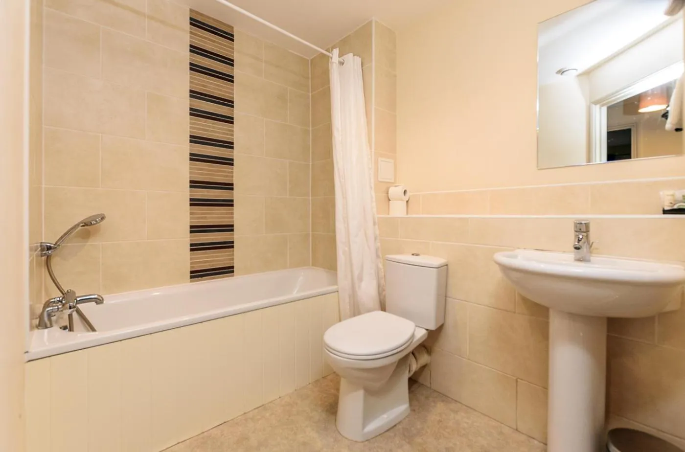 Bathroom in Abodebed - Handleys Court