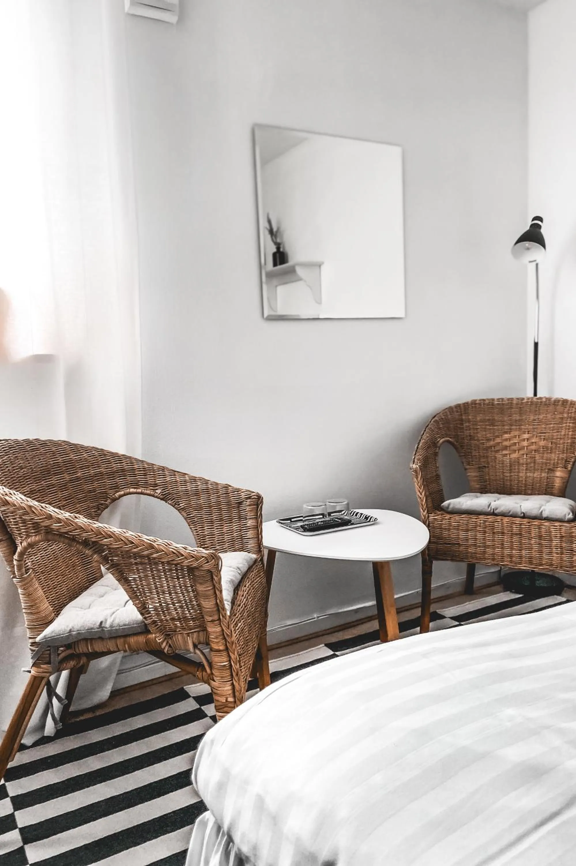 Seating area in Gårdens & Apotekarns B&B