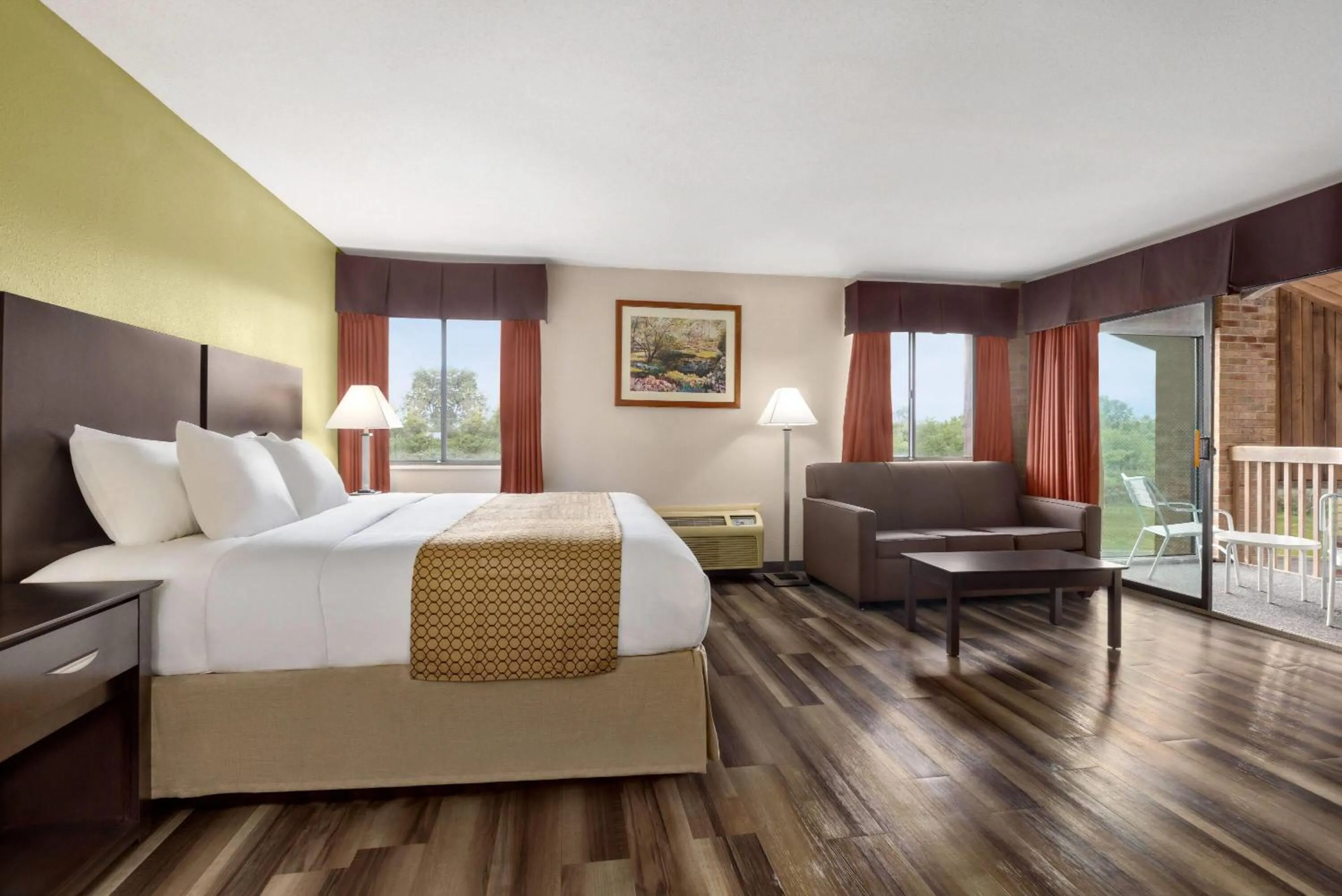 Photo of the whole room, Bed in Baymont by Wyndham Monroe