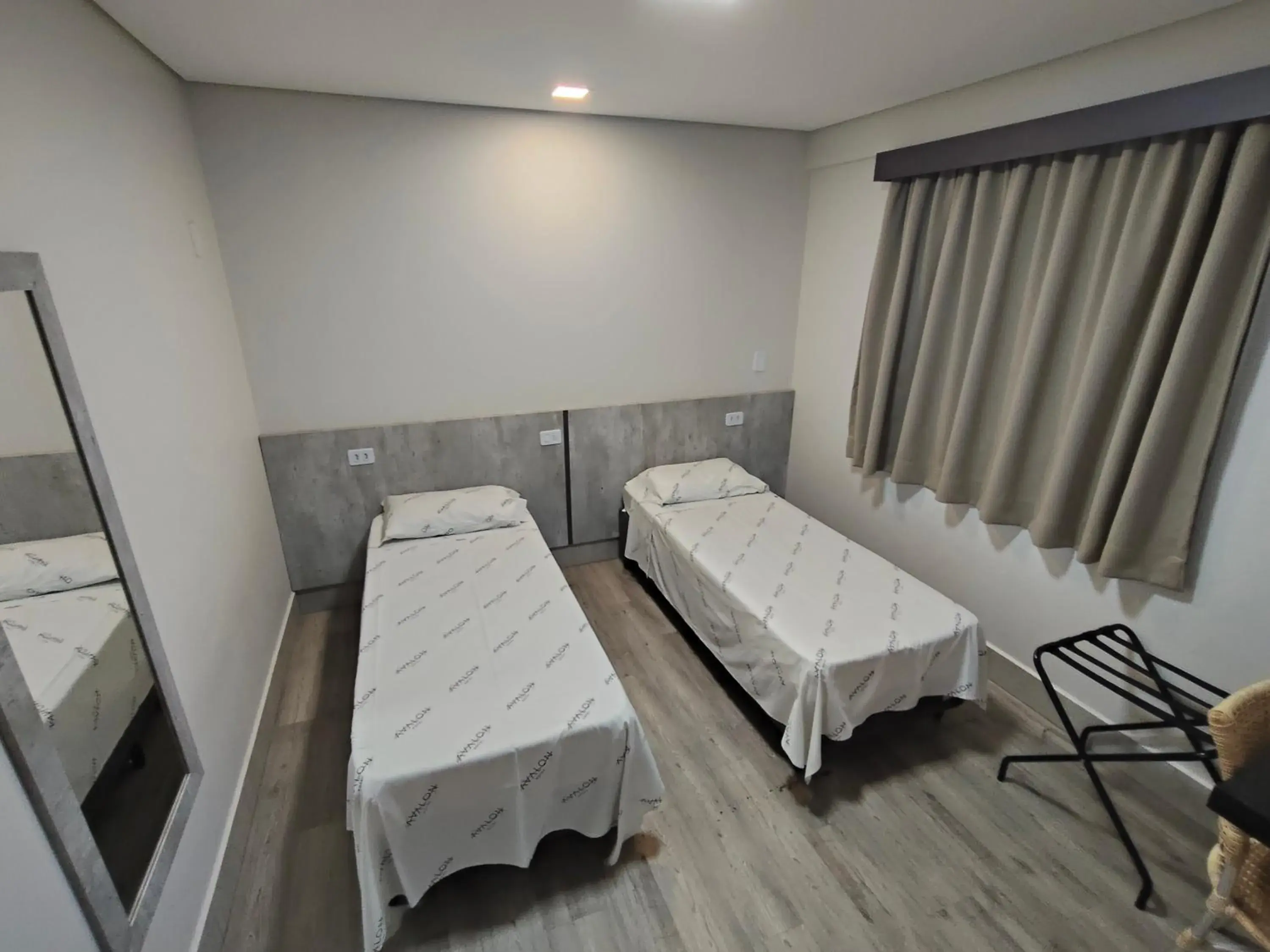 Budget Twin Room in Hotel Avalon Maringá Econômico Budget Twin Room in Hotel Avalon Maringá Econômico