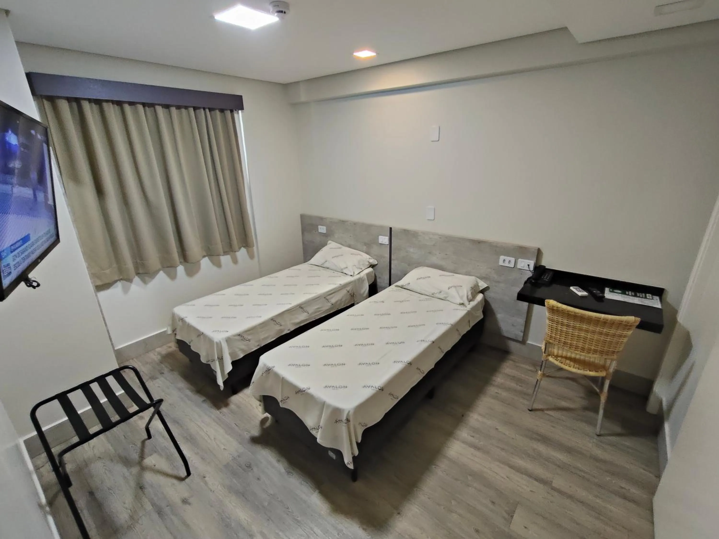 Bedroom, Bed in Hotel Avalon Maringá Econômico