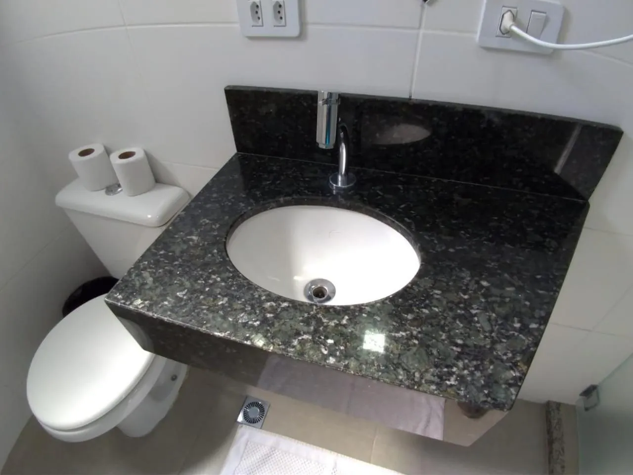 Bathroom in Hotel Avalon Maringá Econômico