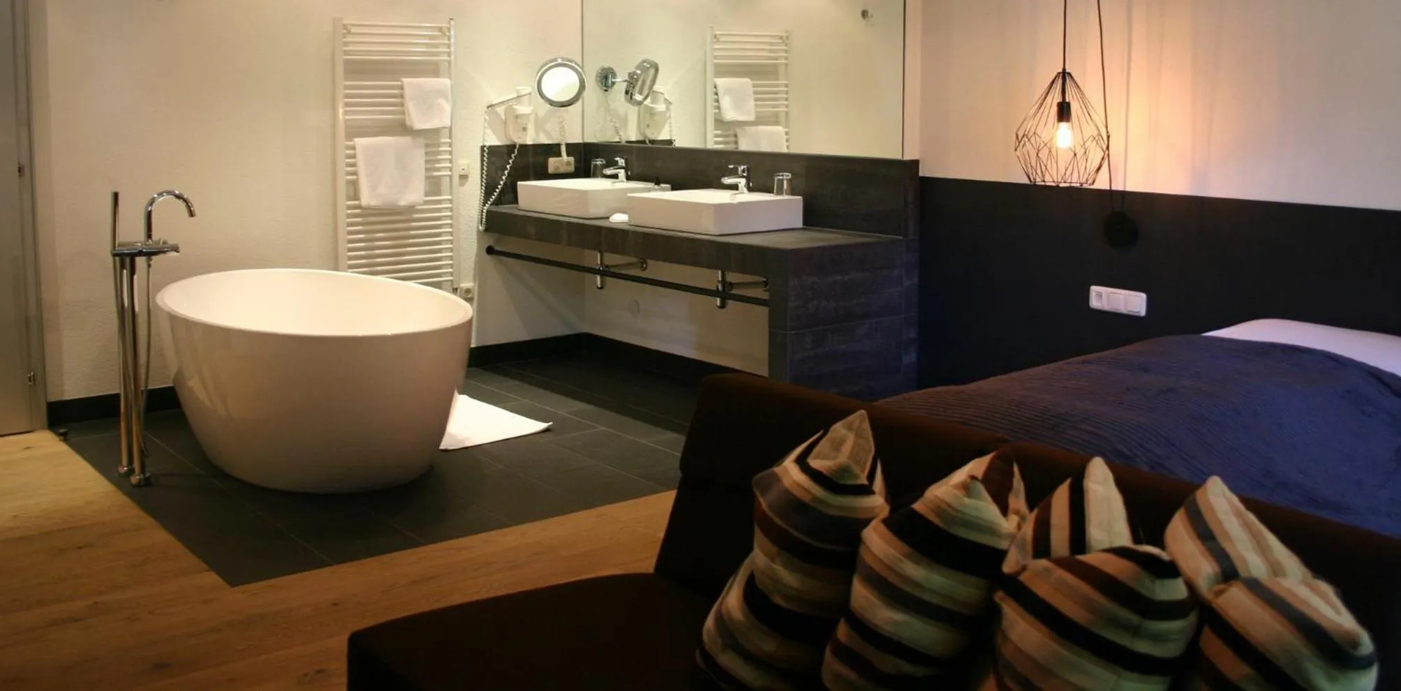 Photo of the whole room, Bed in MONTAFONLodge