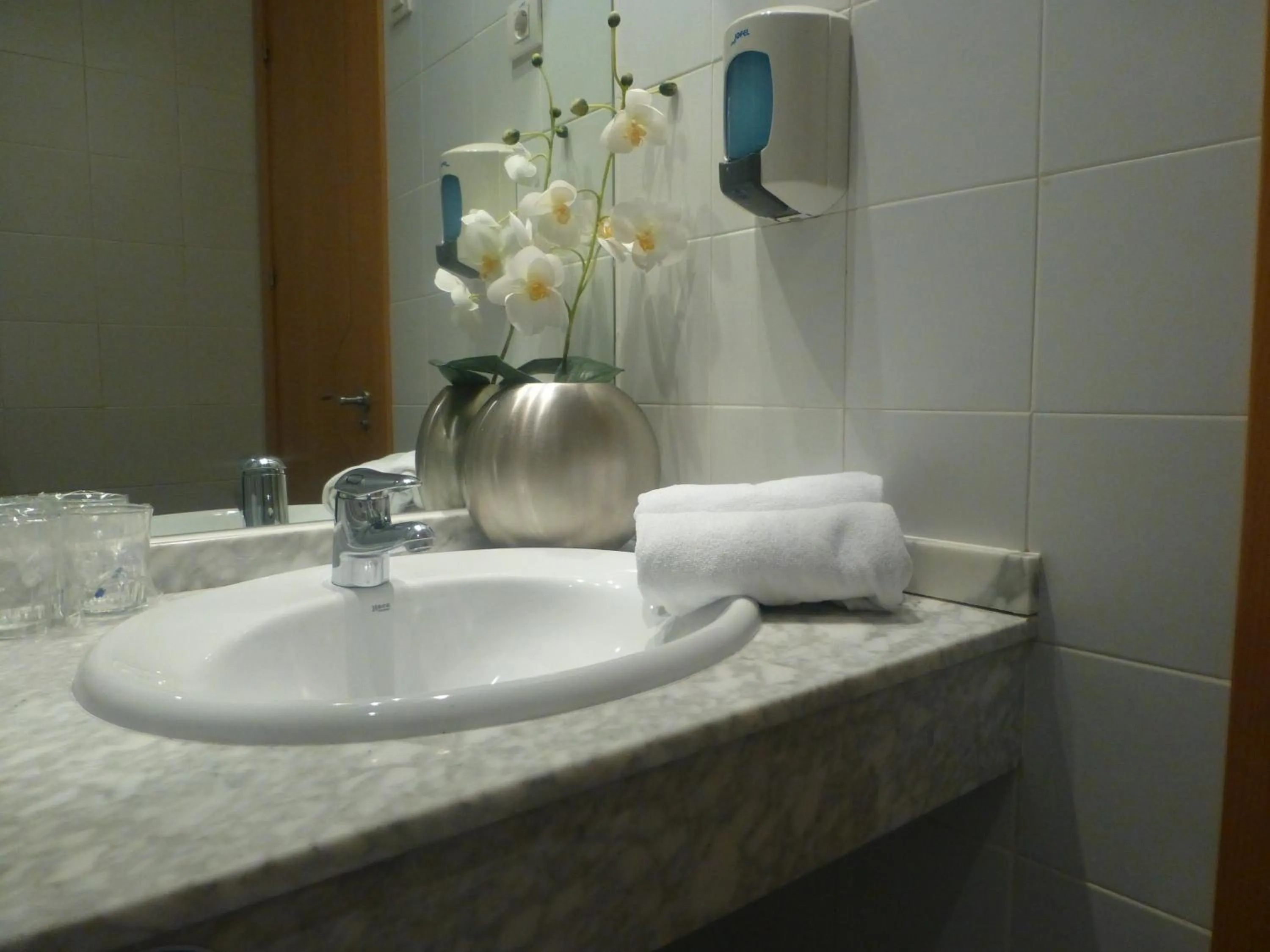 Bathroom in Hostal El Val