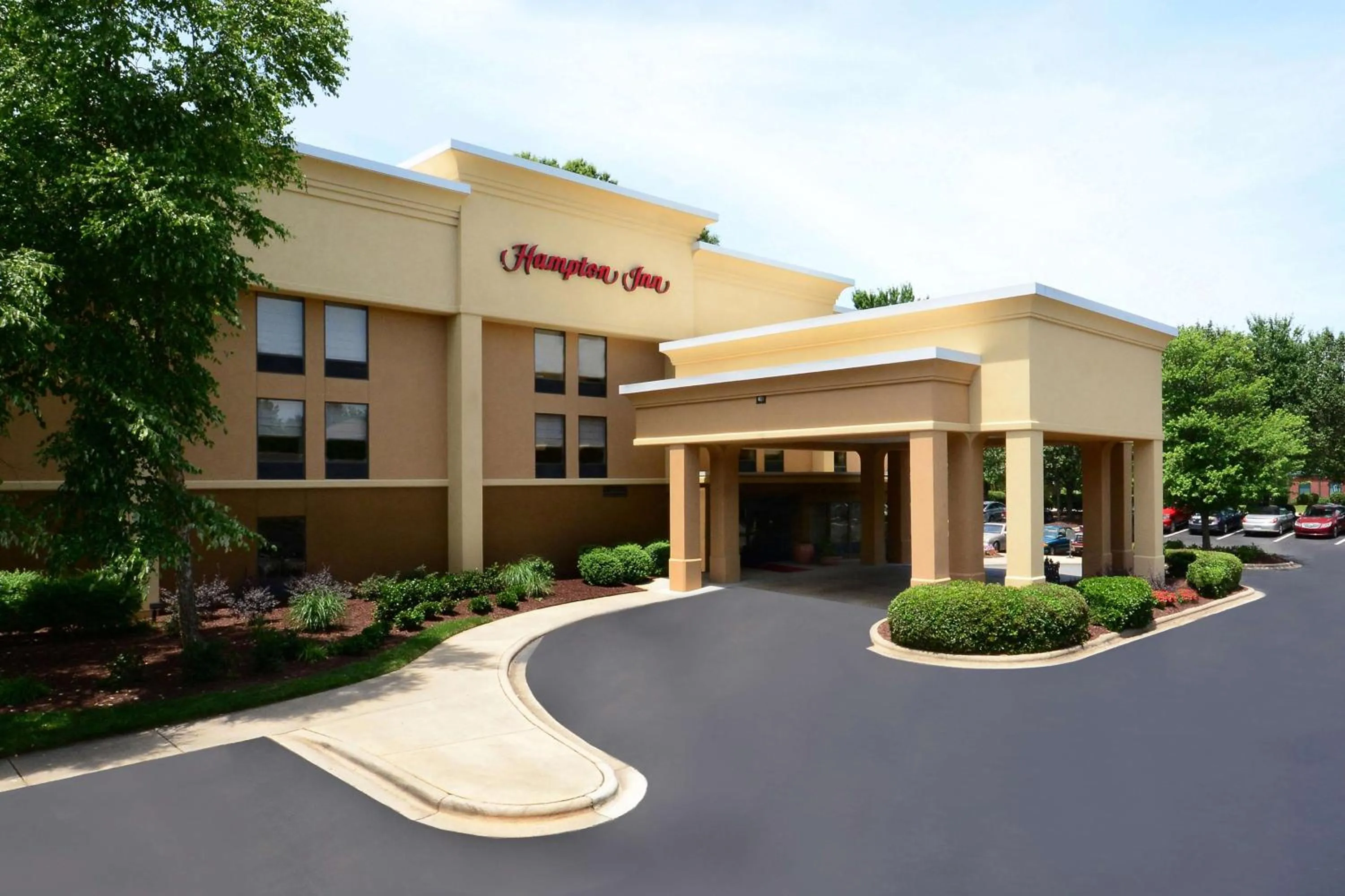 Property building in Hampton Inn Raleigh/Town of Wake Forest