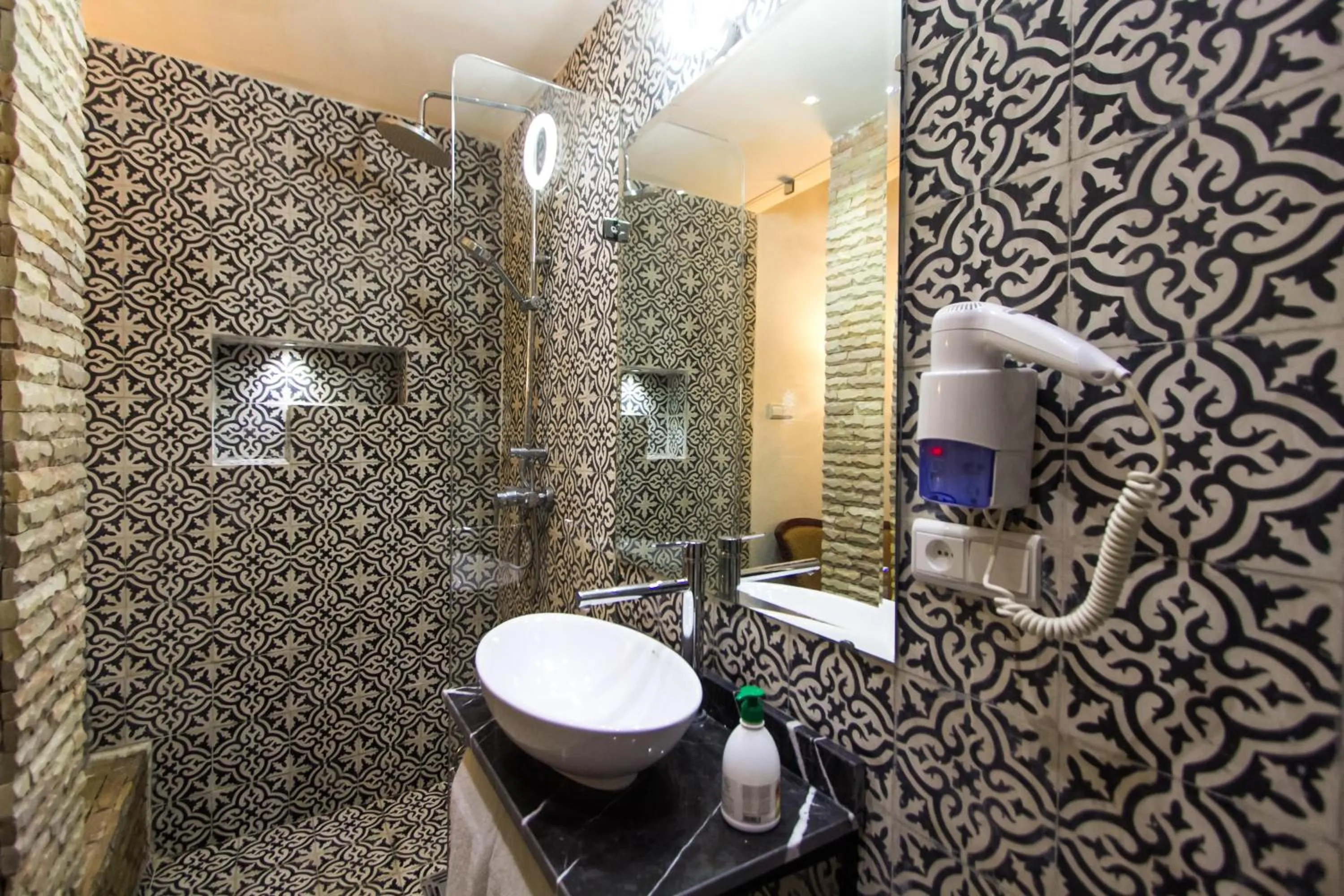 Riad 53 Fes - Luxury Oasis