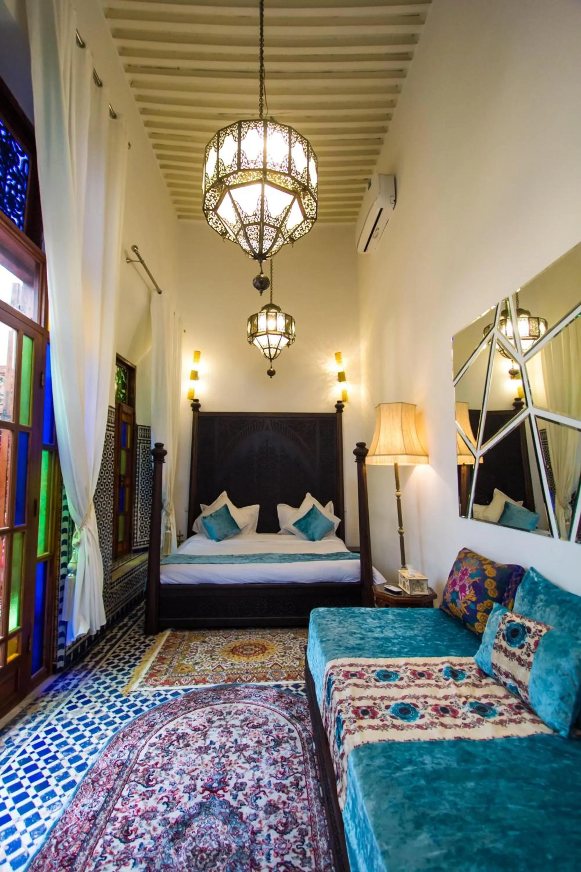 Bed in Riad 53 Fes - Luxury Oasis