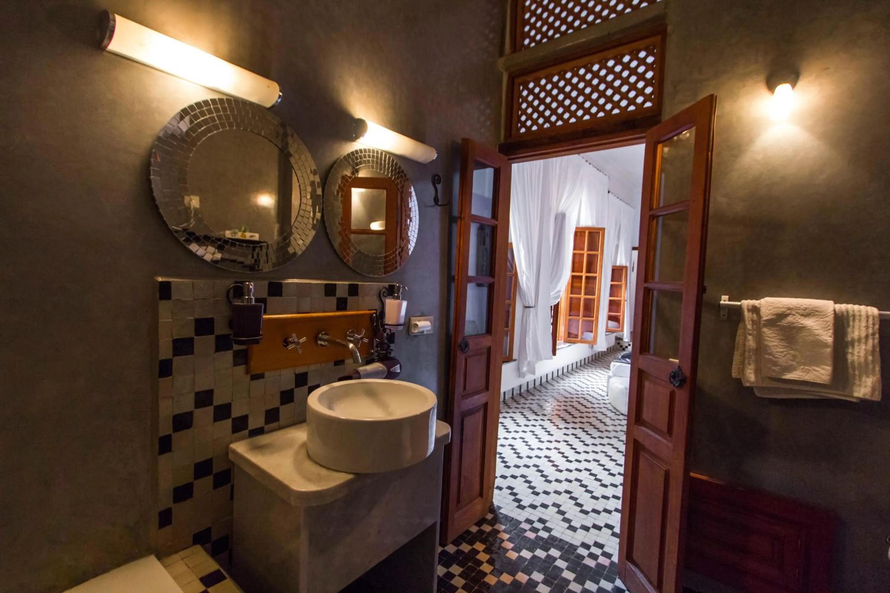 Bathroom in Riad 53 Fes - Luxury Oasis