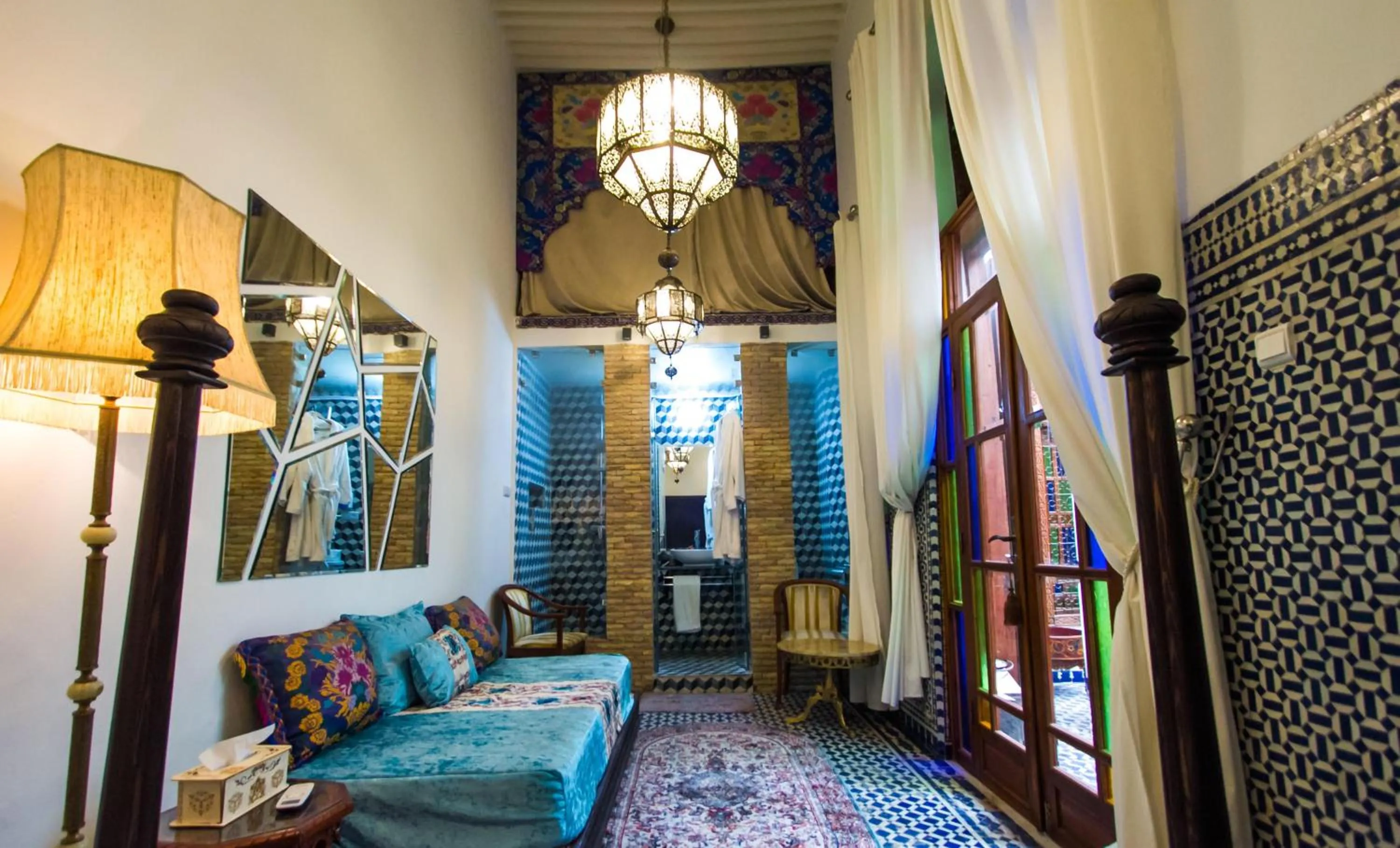 Bed in Riad 53 Fes - Luxury Oasis