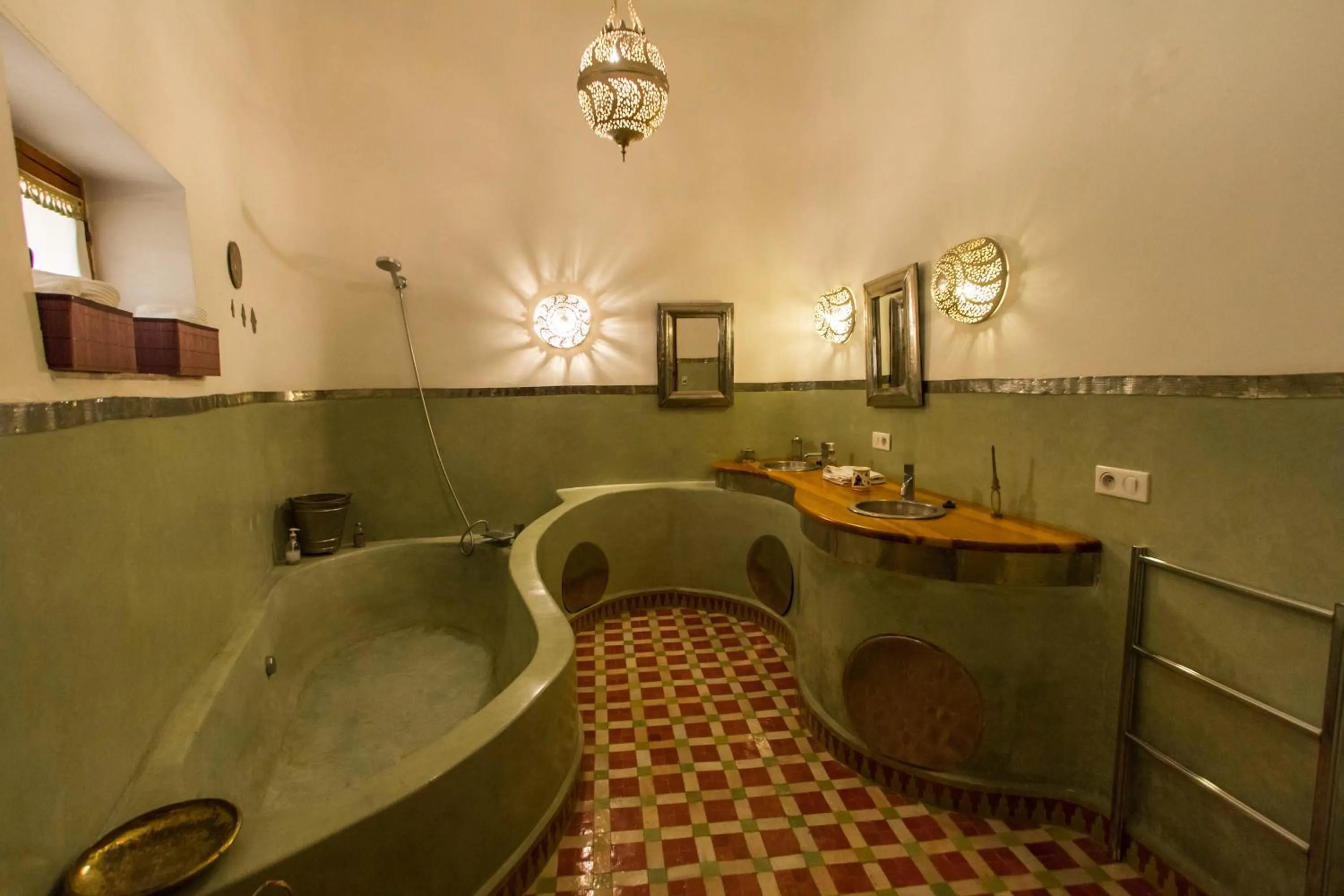 Bathroom in Riad 53 Fes - Luxury Oasis