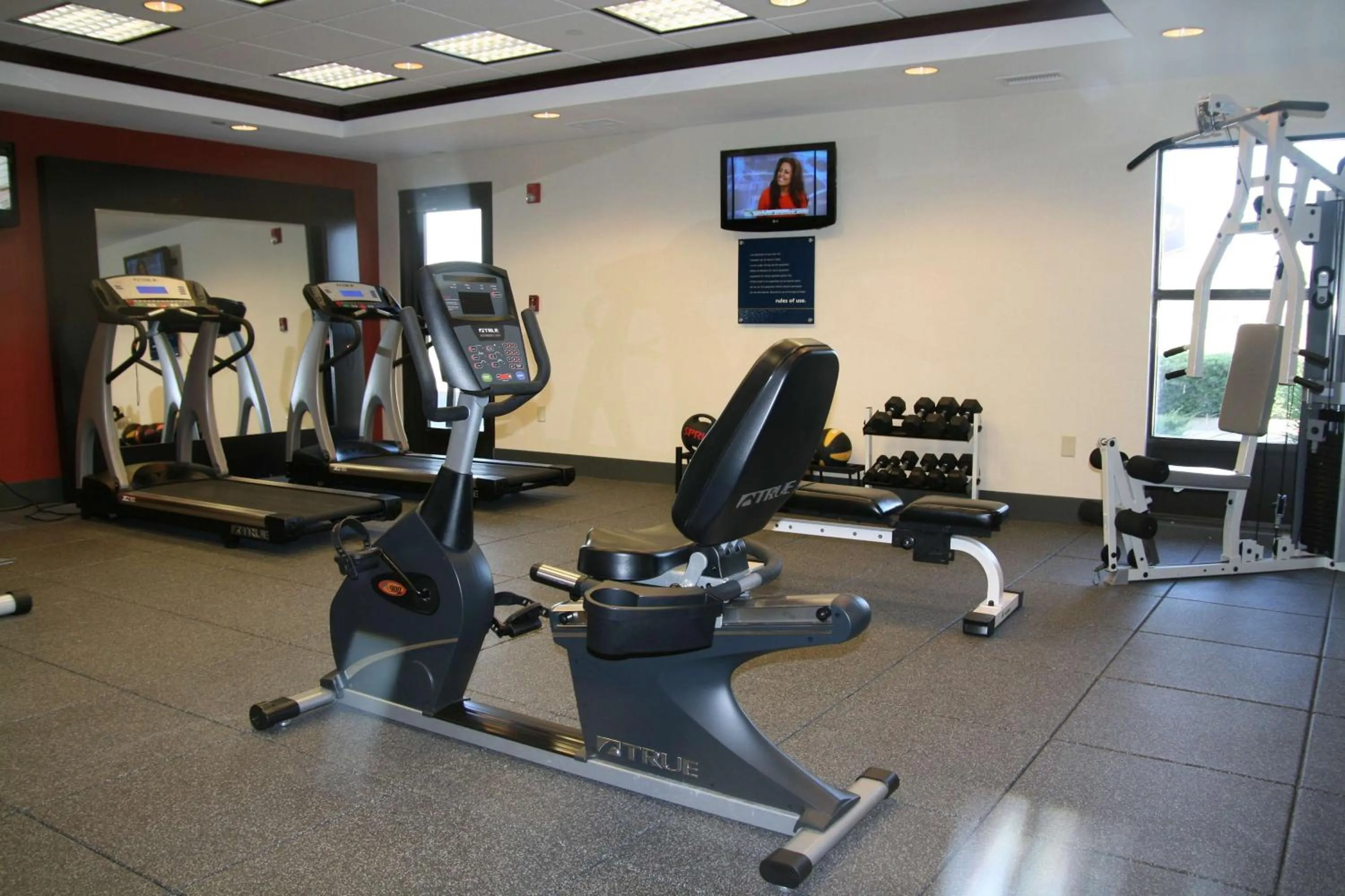 Fitness centre/facilities in Hampton Inn Olive Branch
