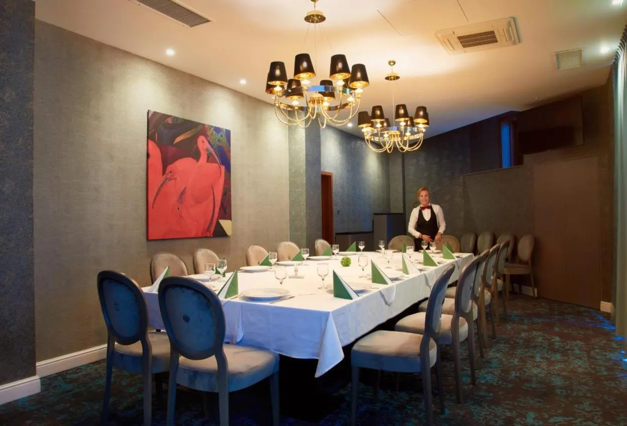 Meals in Hotel Univers