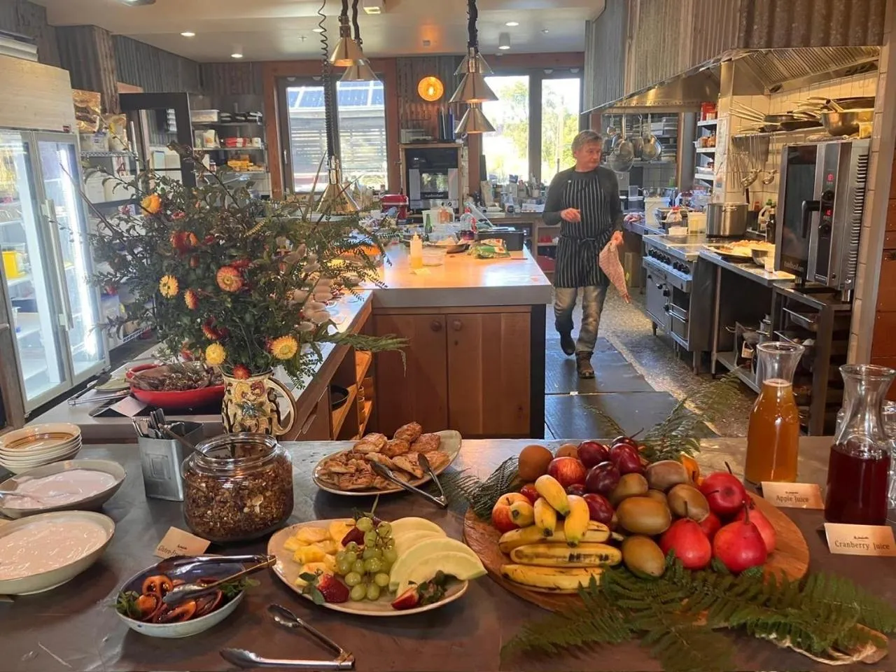 Breakfast in Headwaters Glenorchy Eco Lodge