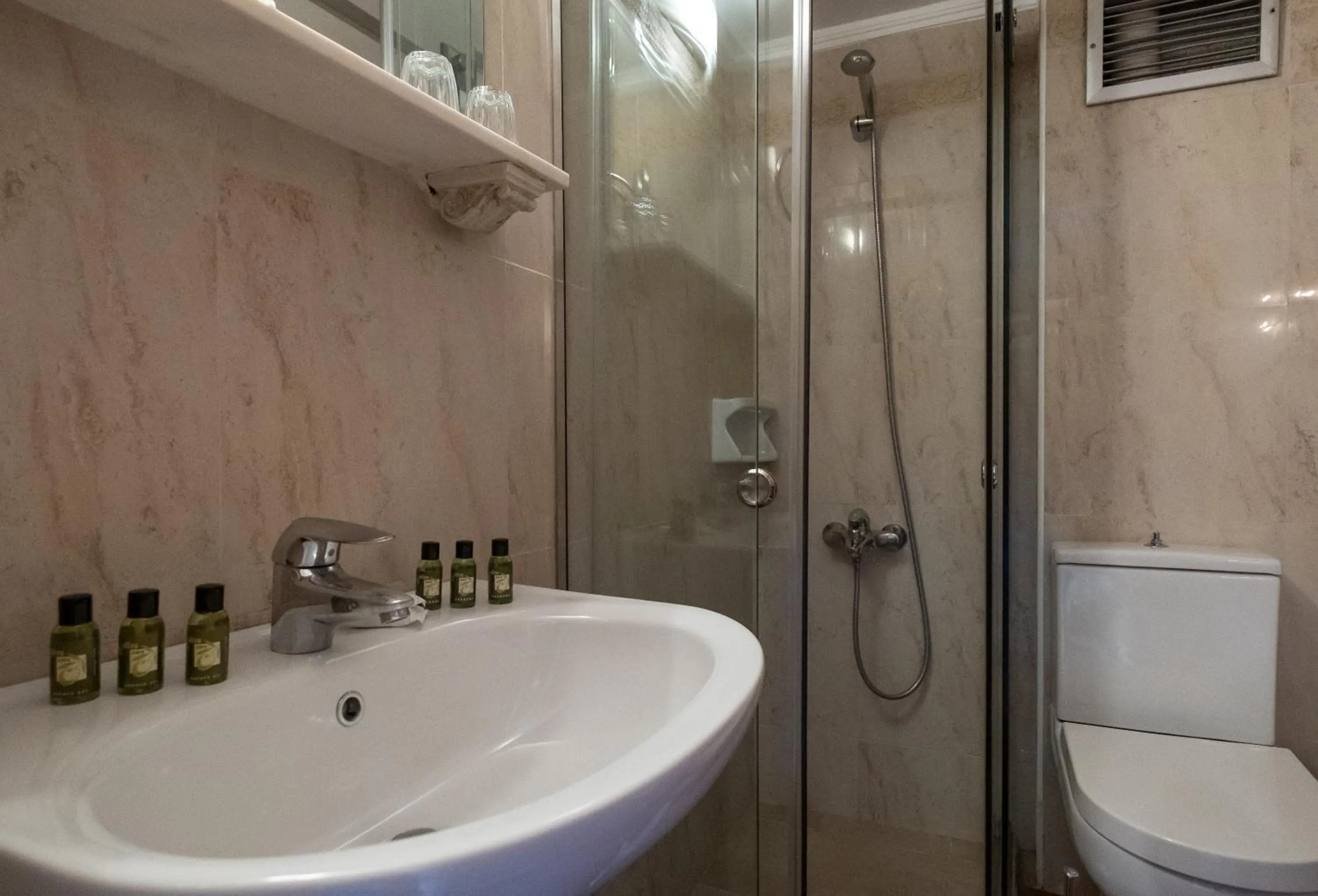 Bathroom in Acropolis View Hotel