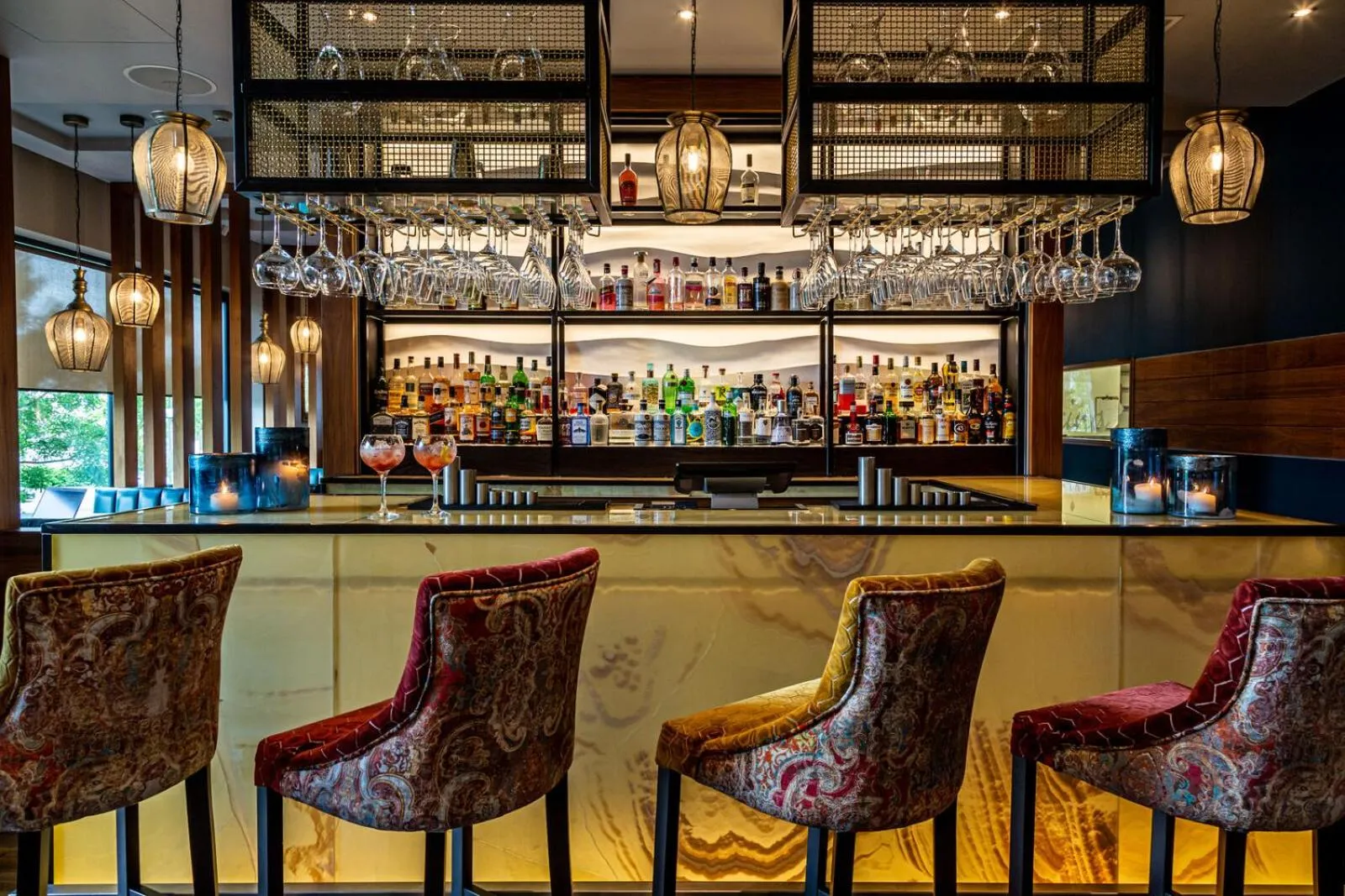 Restaurant/places to eat in Casa Hotel