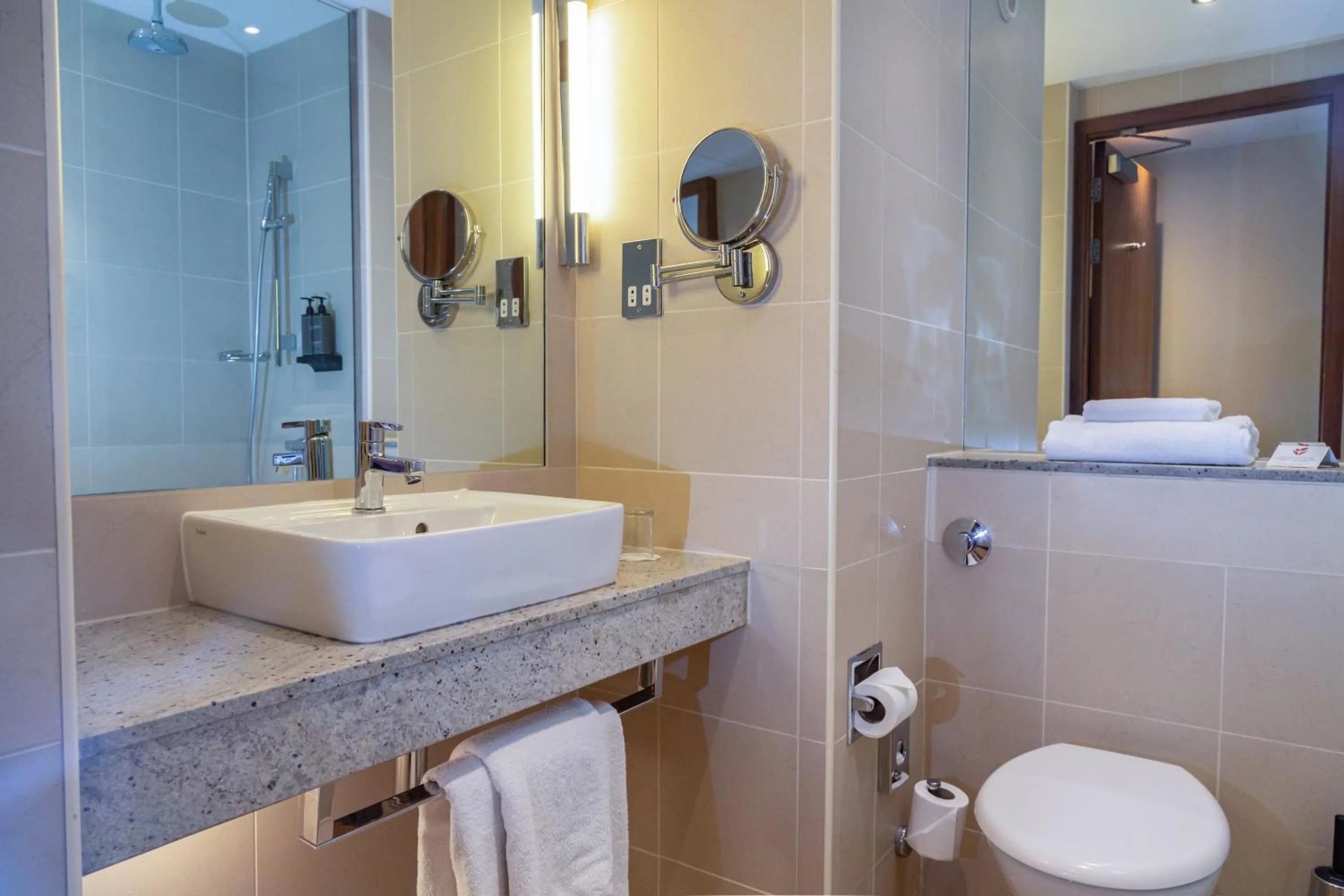 Toilet in Casa Hotel