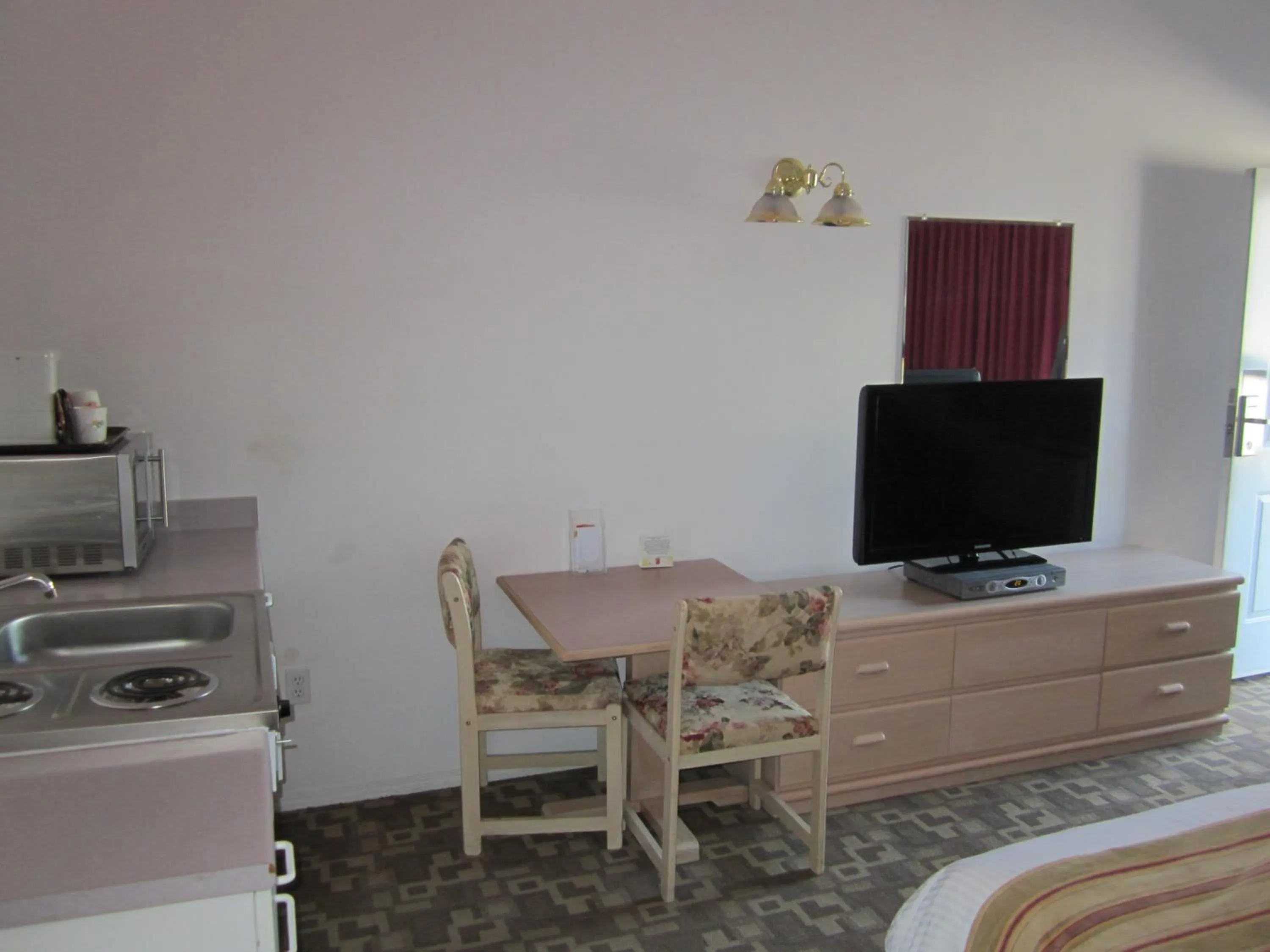 Bedroom in Sage Inn Merritt BC