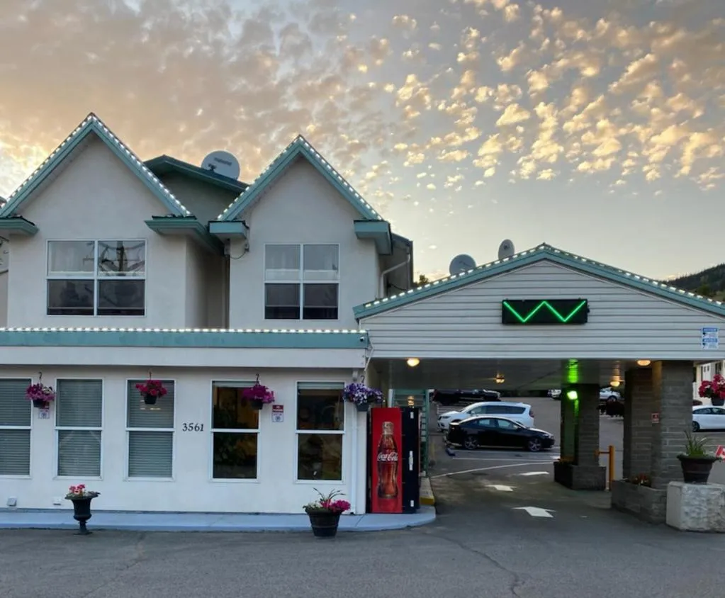 Property building in Sage Inn Merritt BC