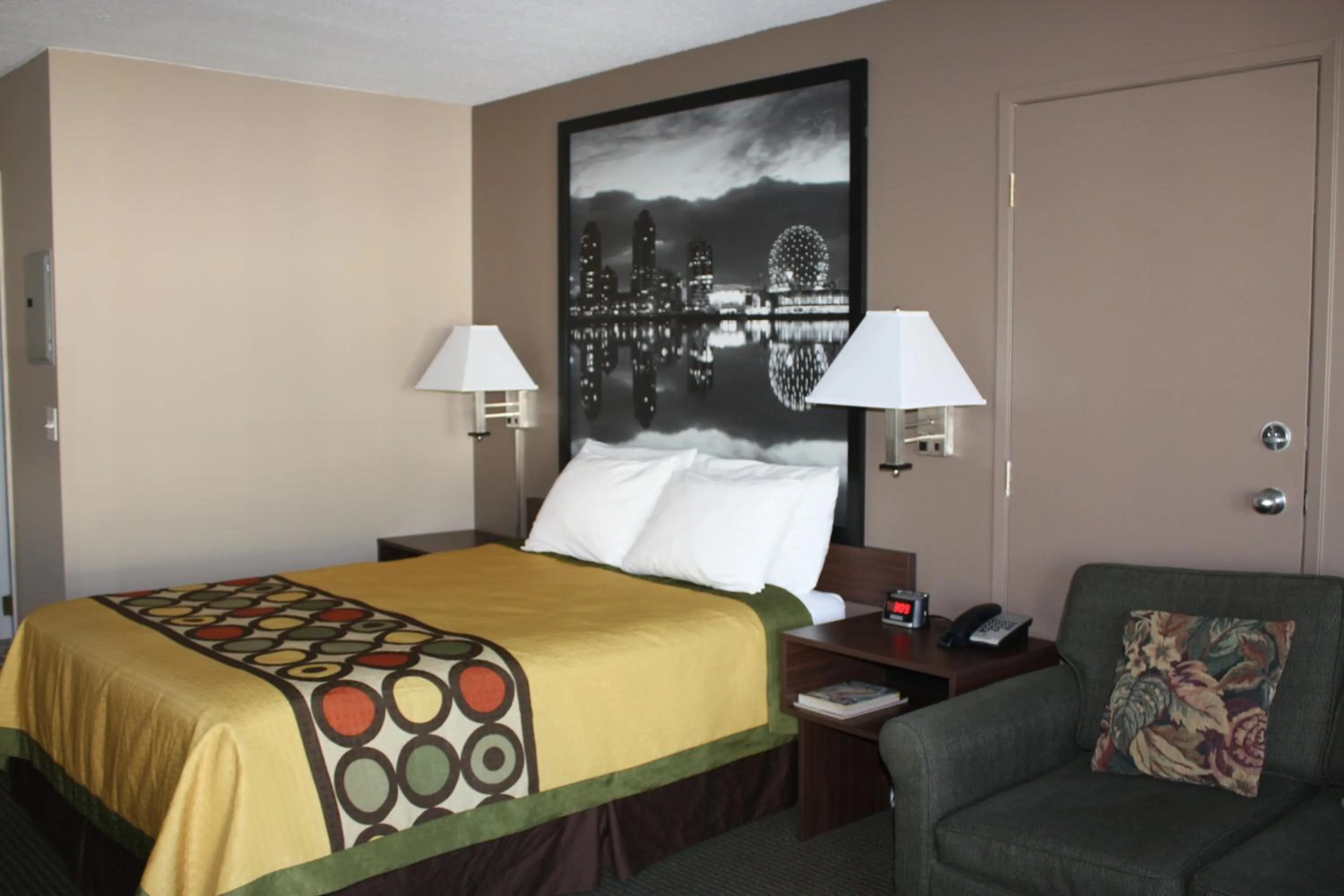 Bed in Sage Inn Merritt BC