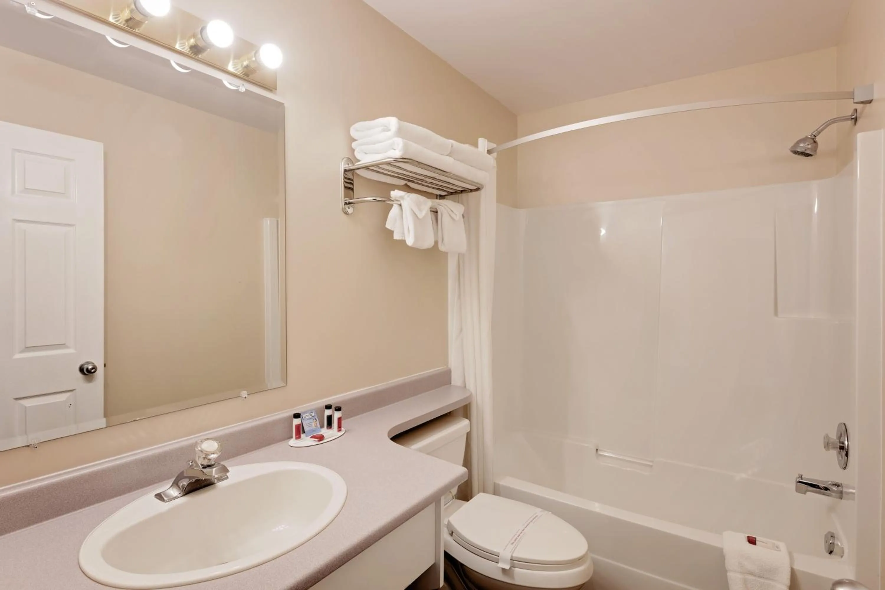 Shower in Sage Inn Merritt BC