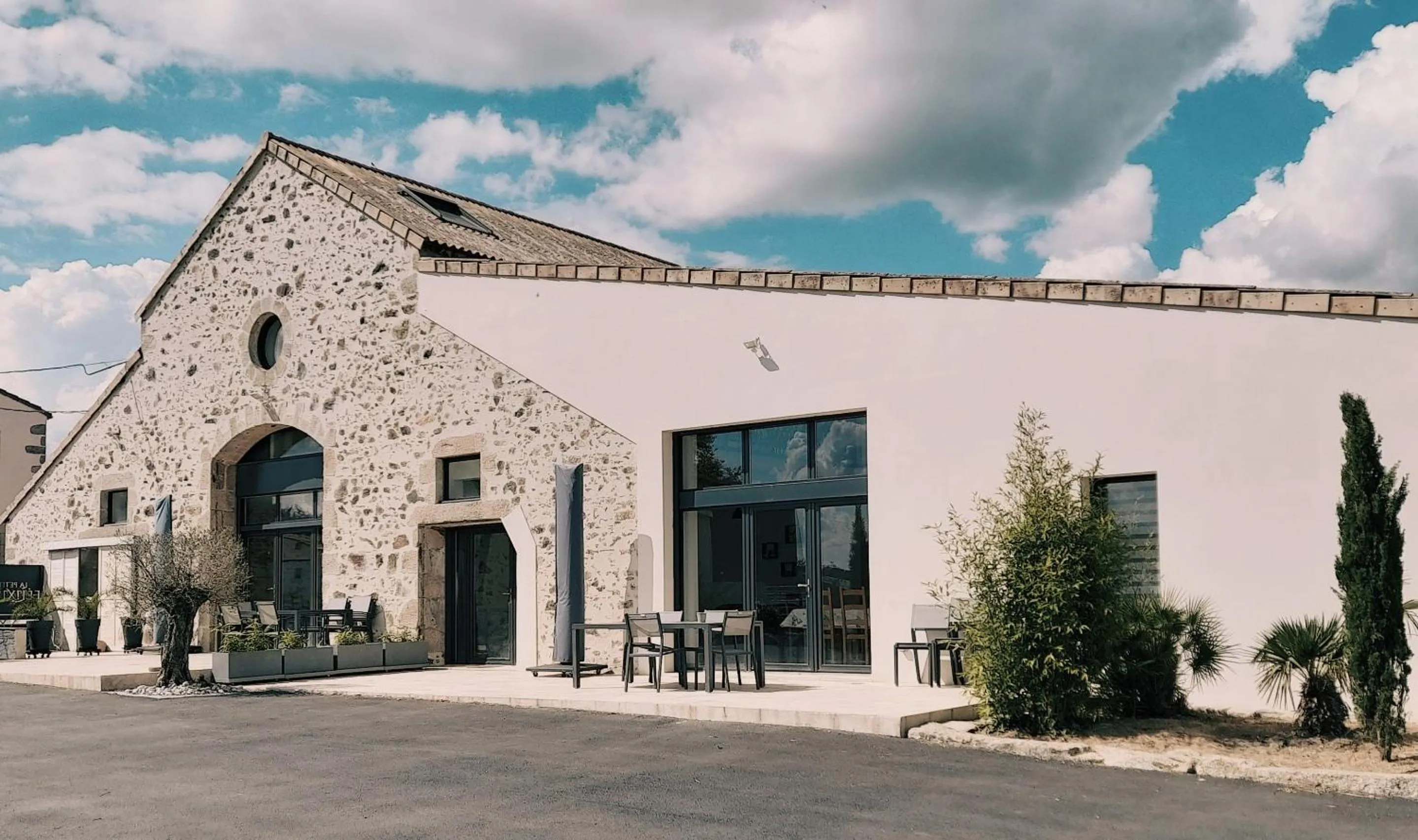 Property building in La Petite Félixière