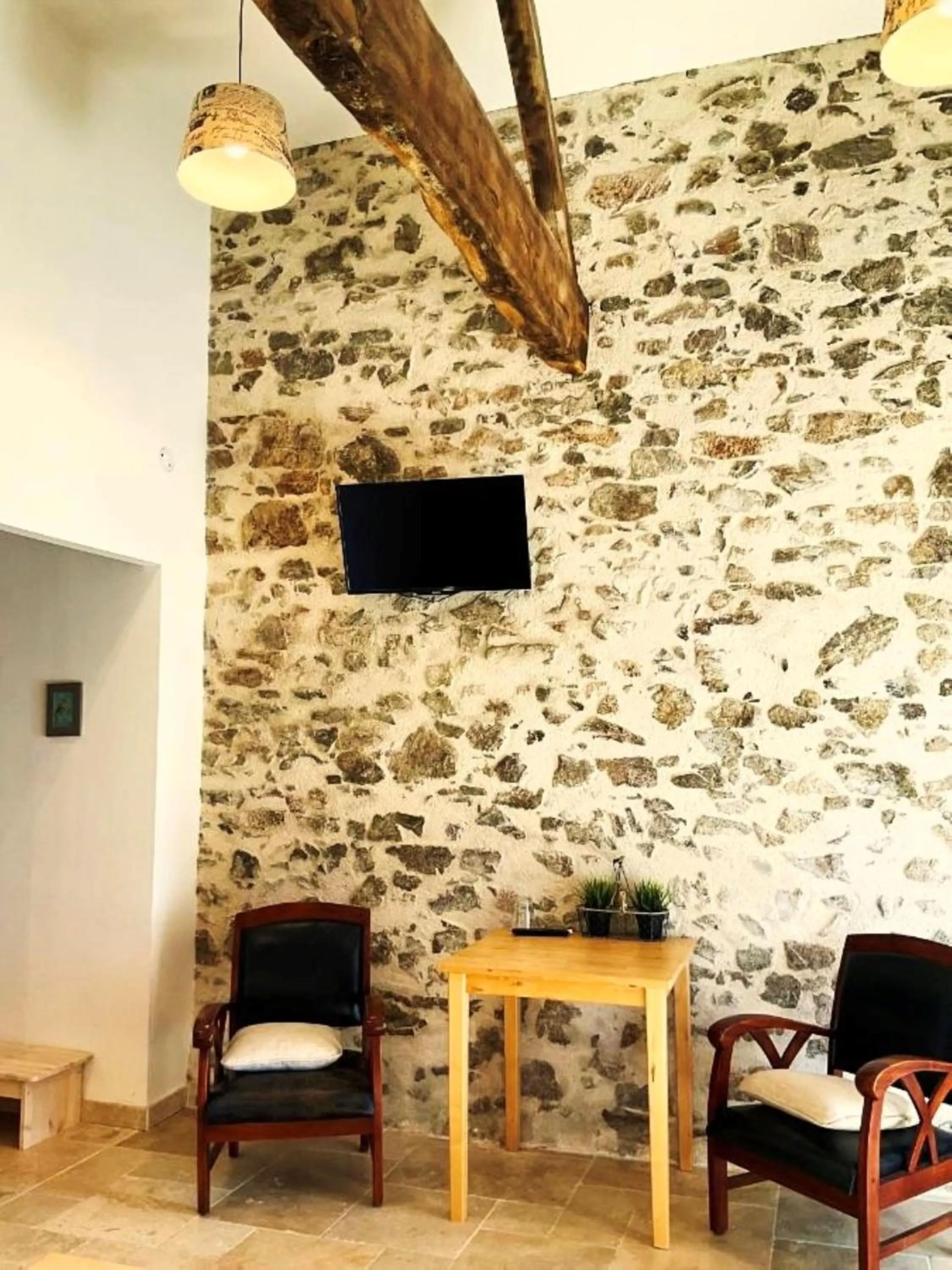 Patio in "La Petite Félixière" à 25 min du Puy du Foù, 10 min de Cholet, et 35 min de Nantes