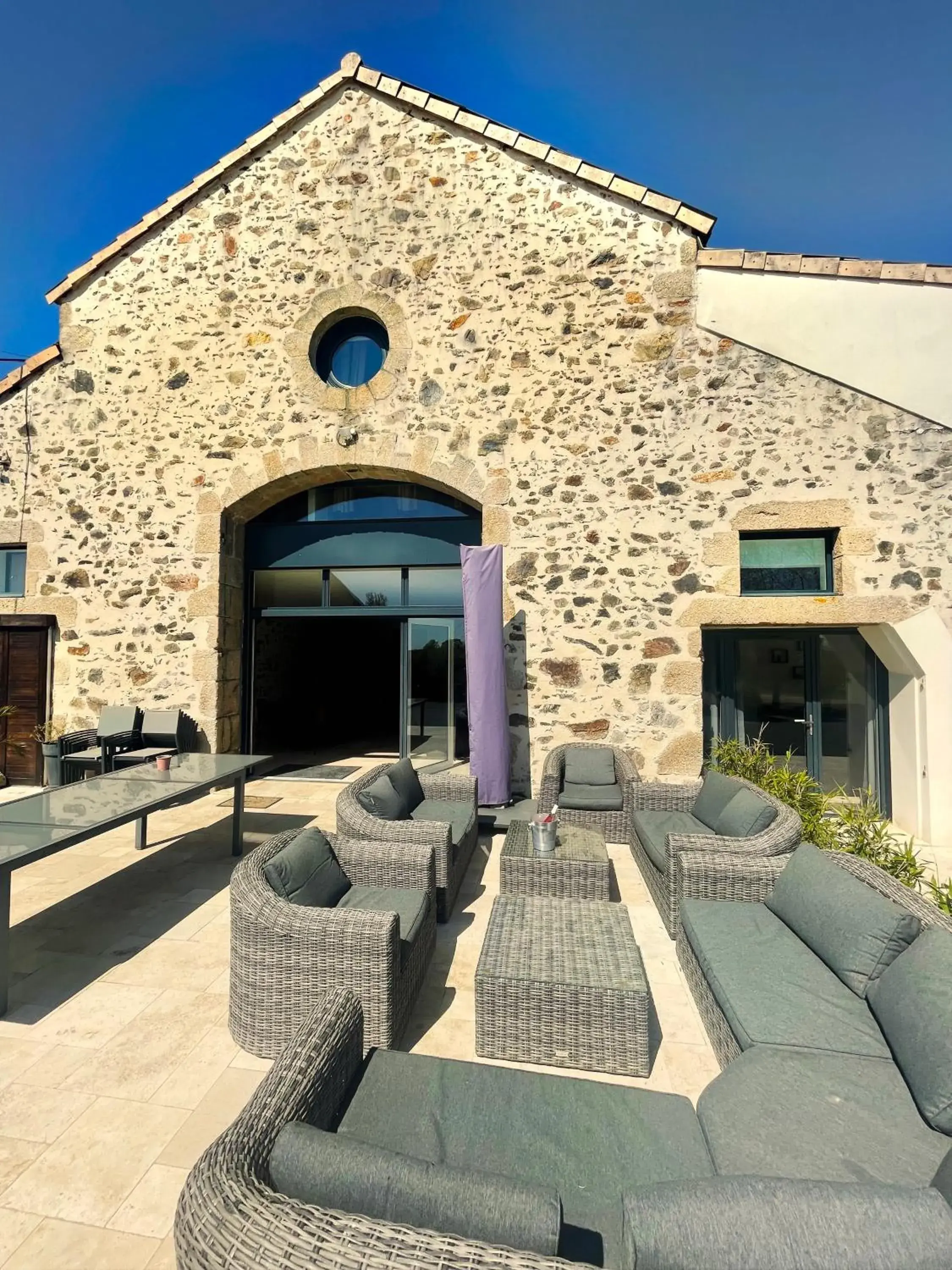 Comfort Triple Room - single occupancy in "La Petite Félixière" à 25 min du Puy du Foù, 10 min de Cholet, et 35 min de Nantes Comfort Triple Room - single occupancy in "La Petite Félixière" à 25 min du Puy du Foù, 10 min de Cholet, et 35 min de Nantes