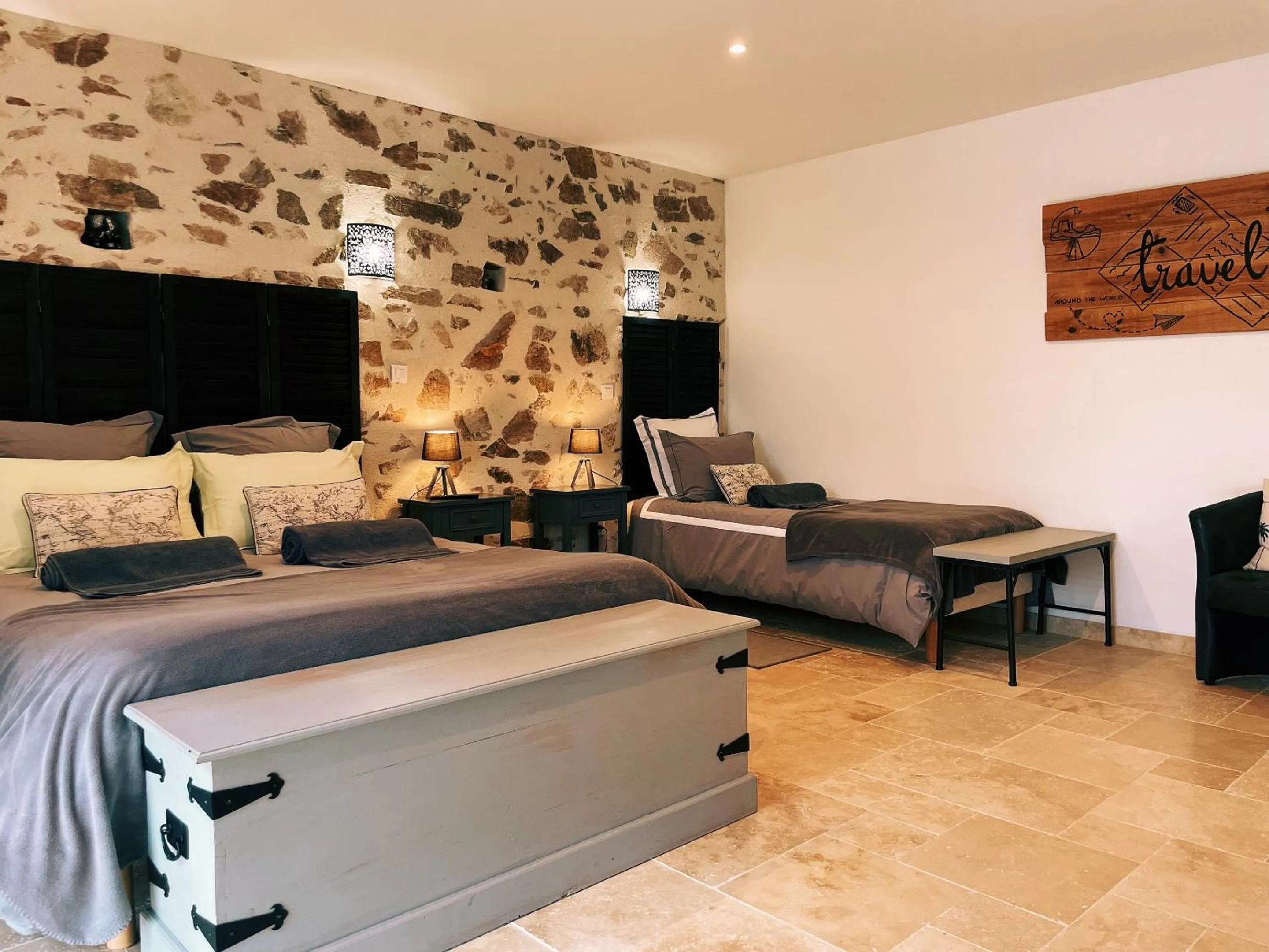 Bedroom, Bed in La Petite Félixière