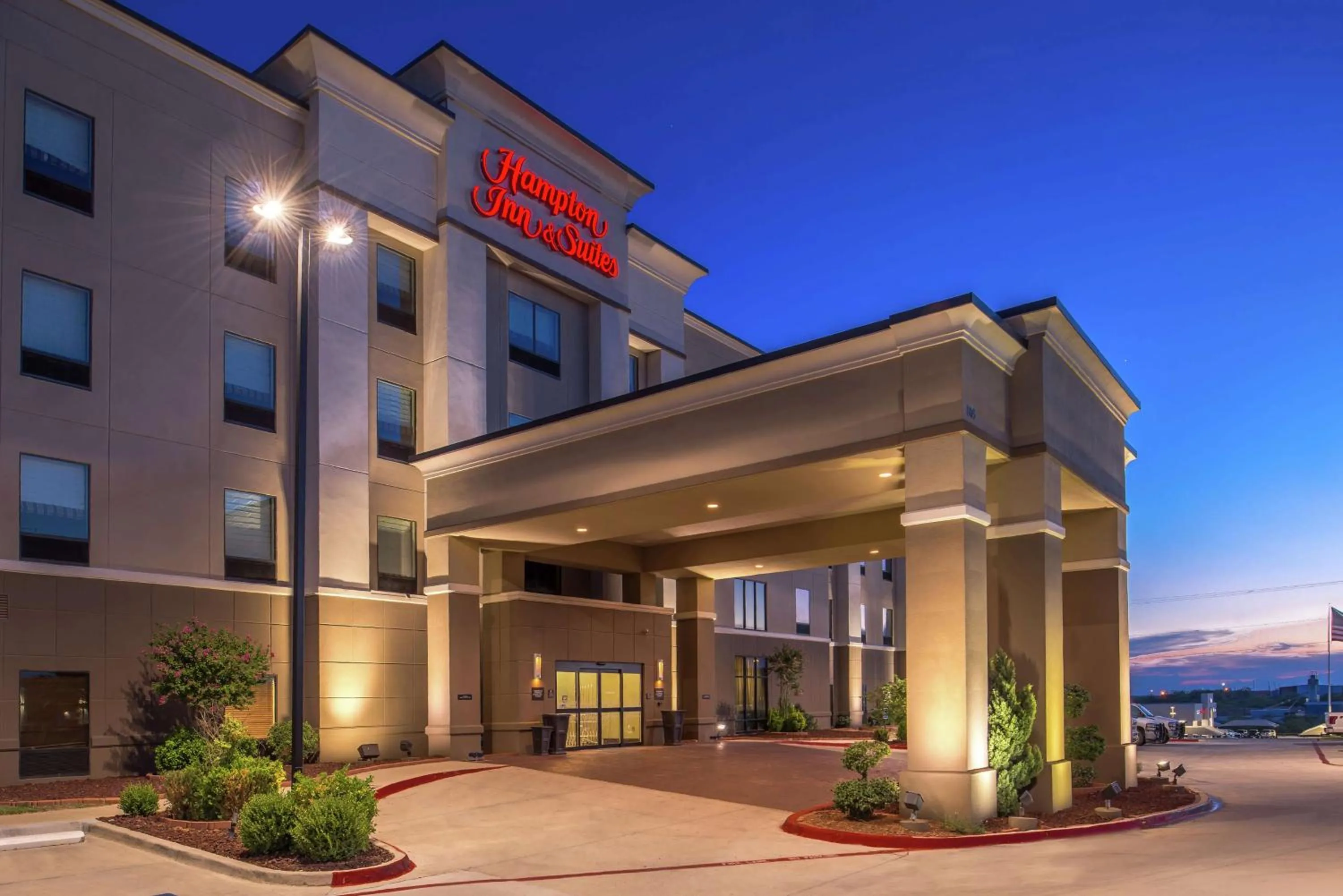 Property building in Hampton Inn & Suites Big Spring