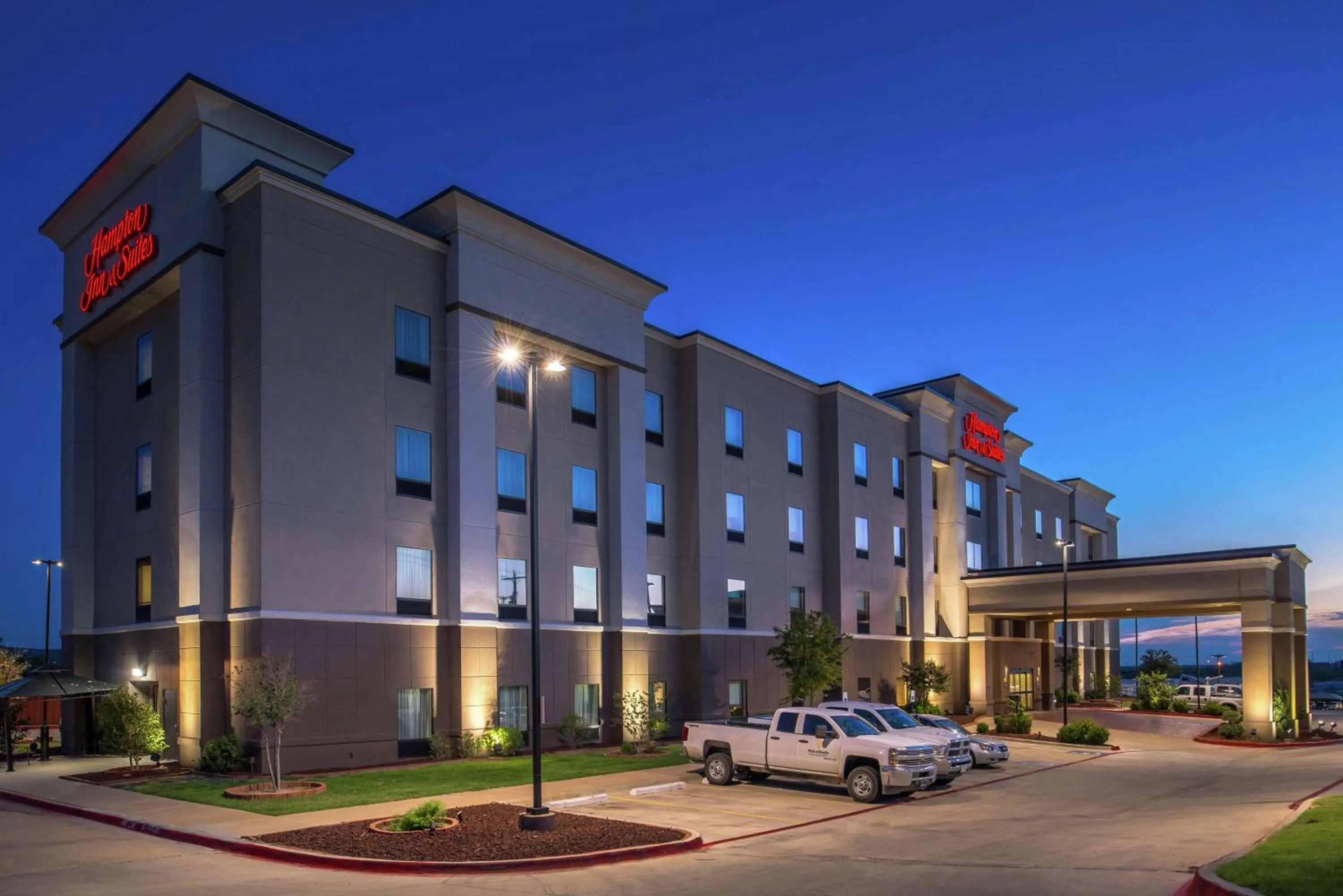 Property building in Hampton Inn & Suites Big Spring