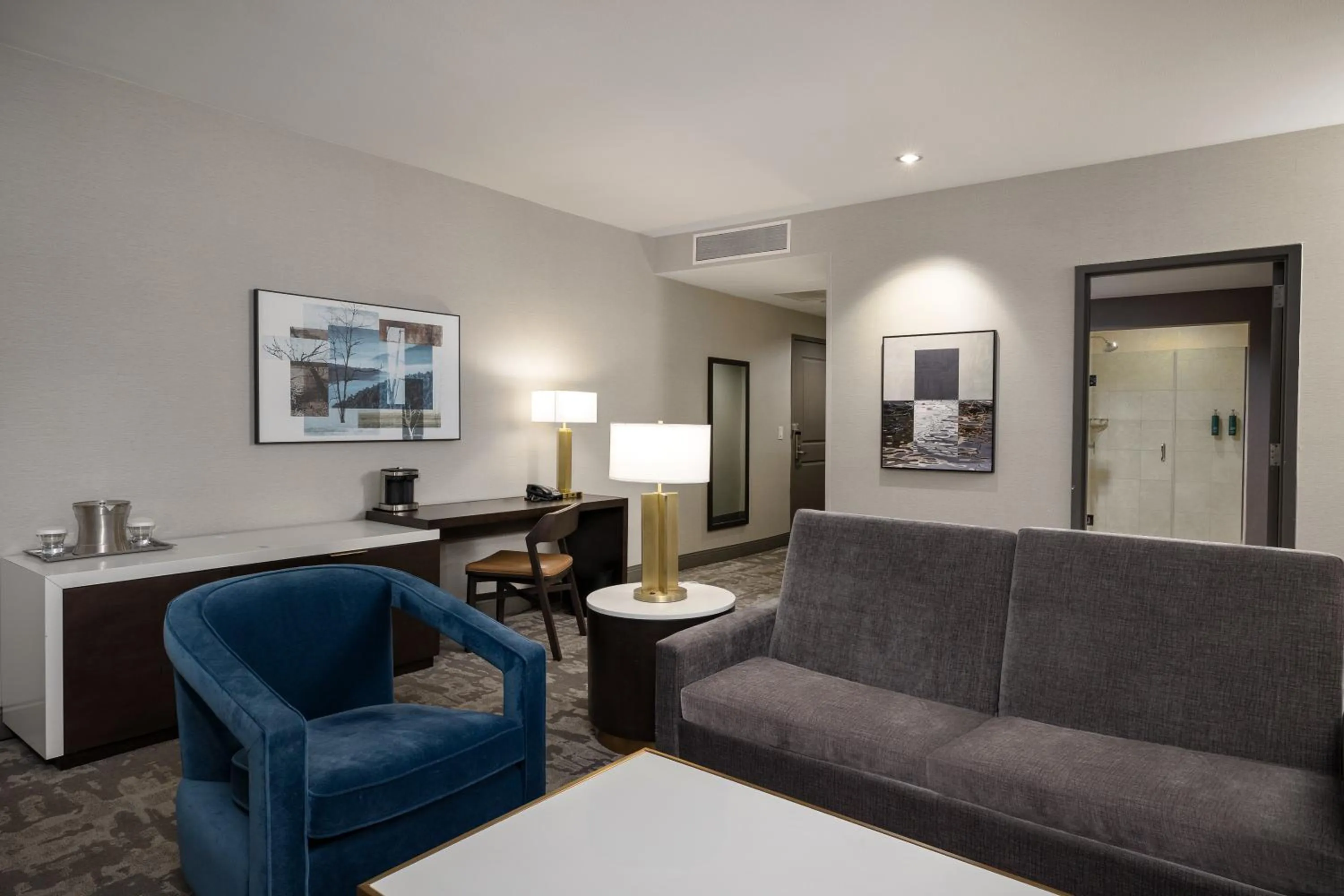 Living room in Hilton Promenade Branson Landing