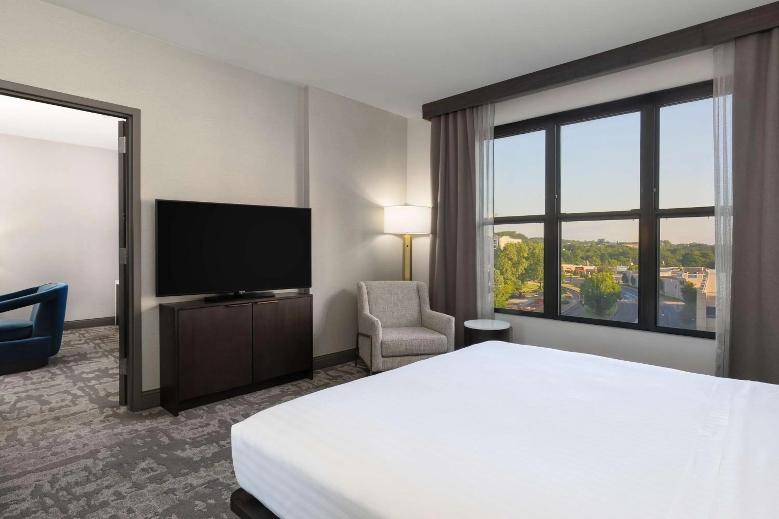 Bed in Hilton Promenade Branson Landing