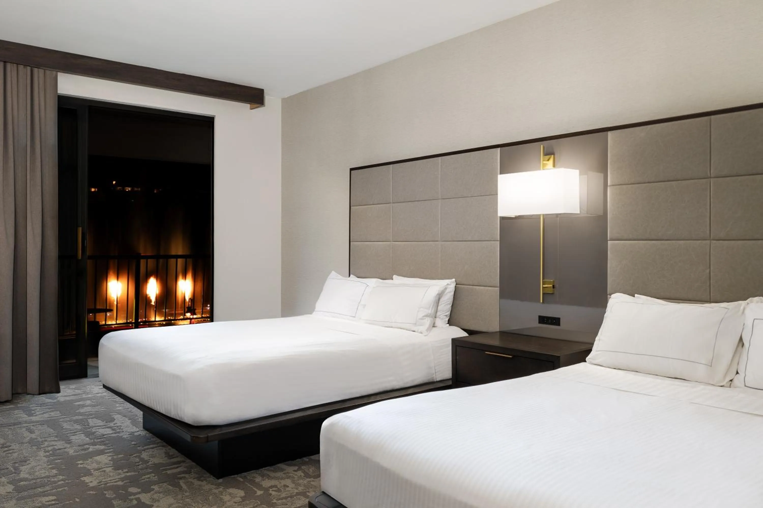 Bed in Hilton Promenade Branson Landing