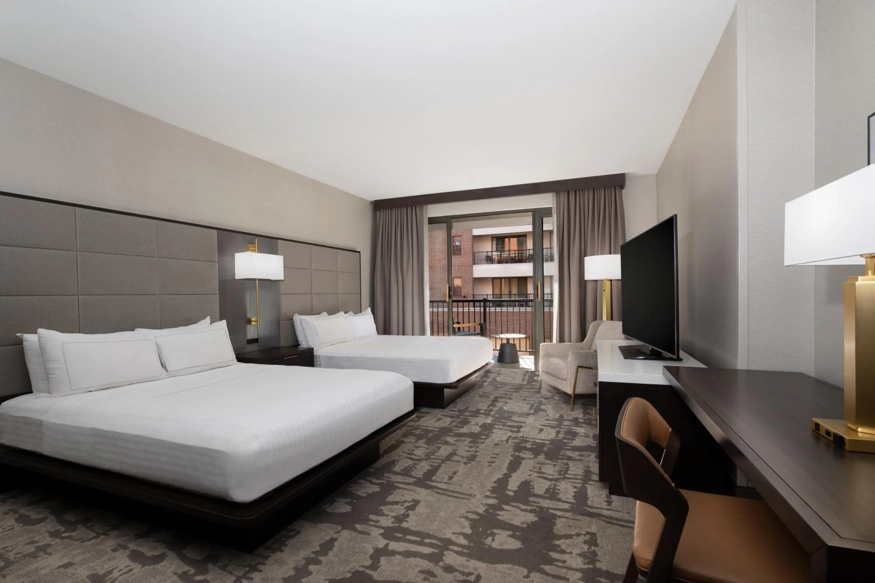 Bed in Hilton Promenade Branson Landing