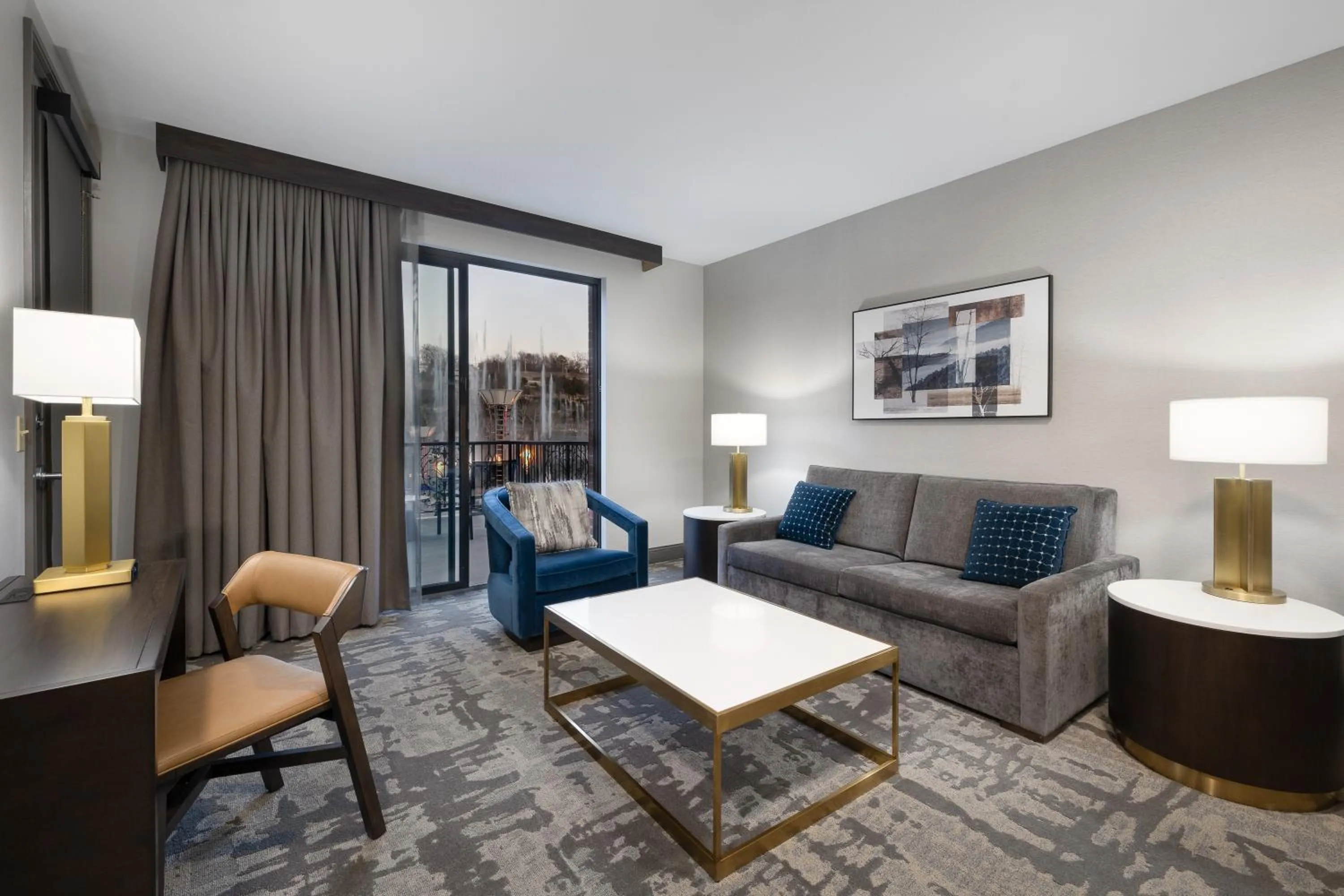 Living room in Hilton Promenade Branson Landing