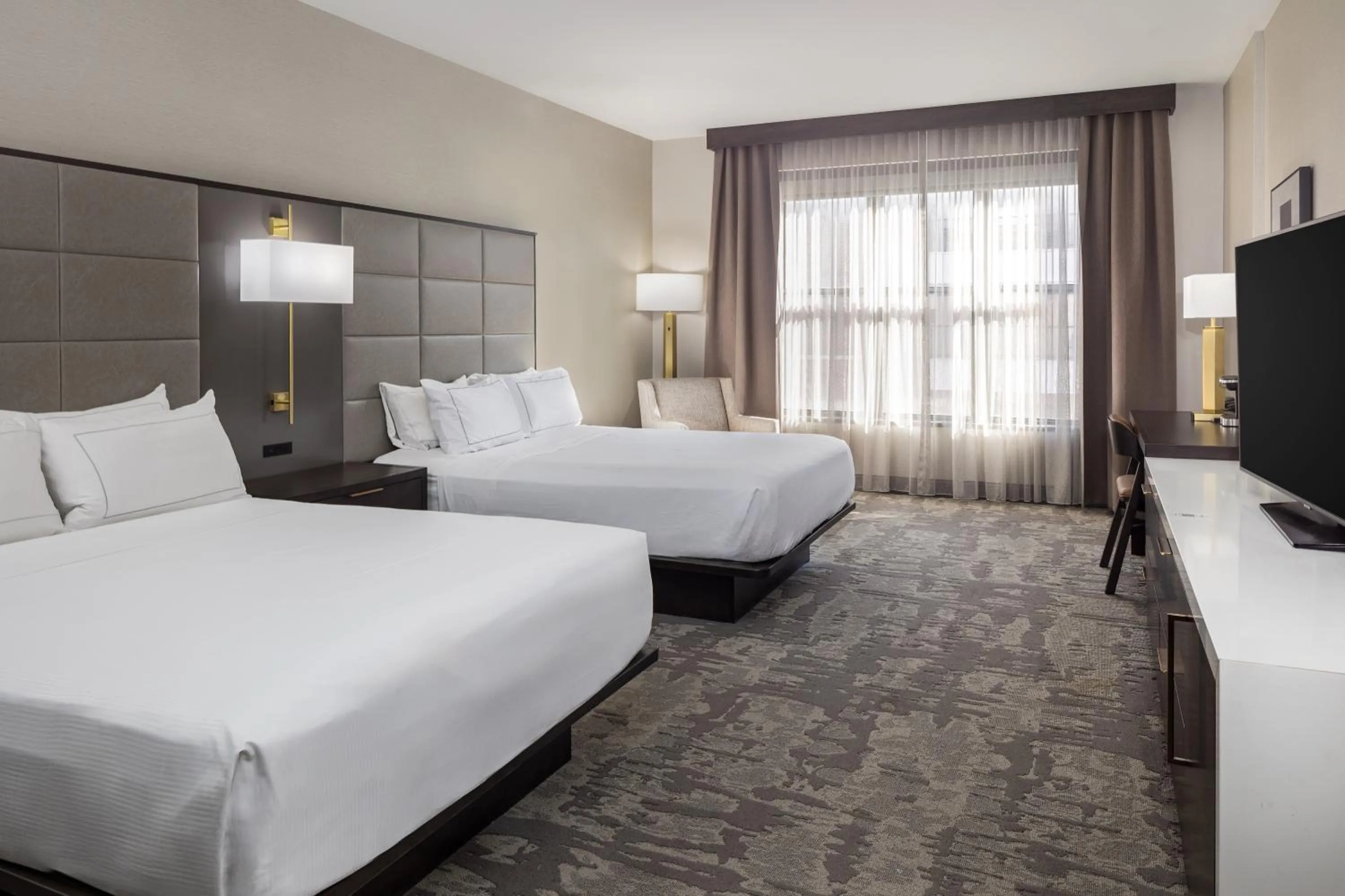 Bed in Hilton Promenade Branson Landing