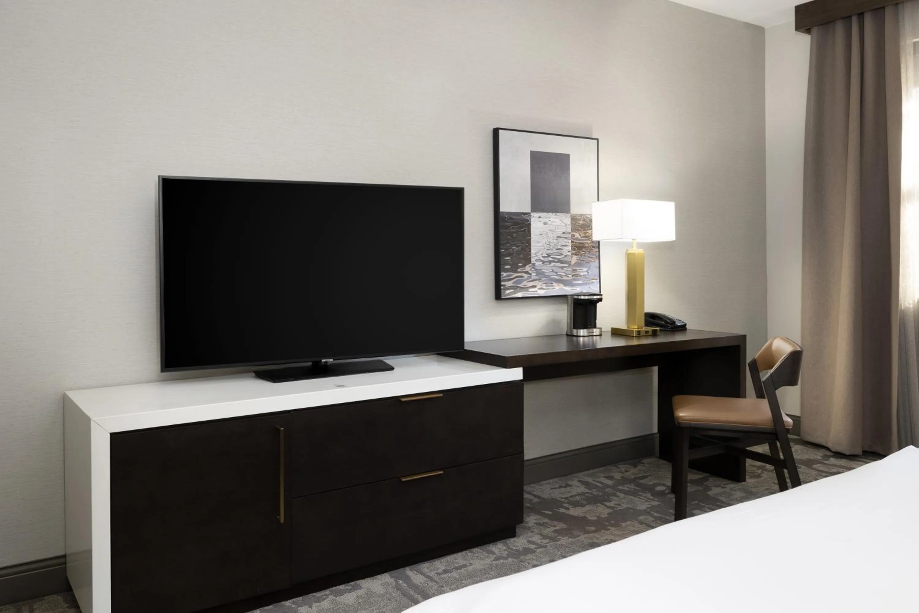 TV and multimedia, Bed in Hilton Promenade Branson Landing