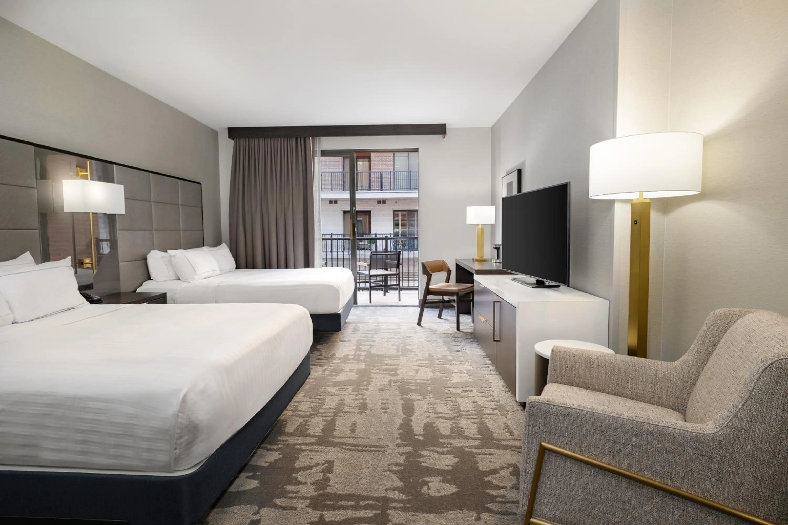 Bed in Hilton Promenade Branson Landing