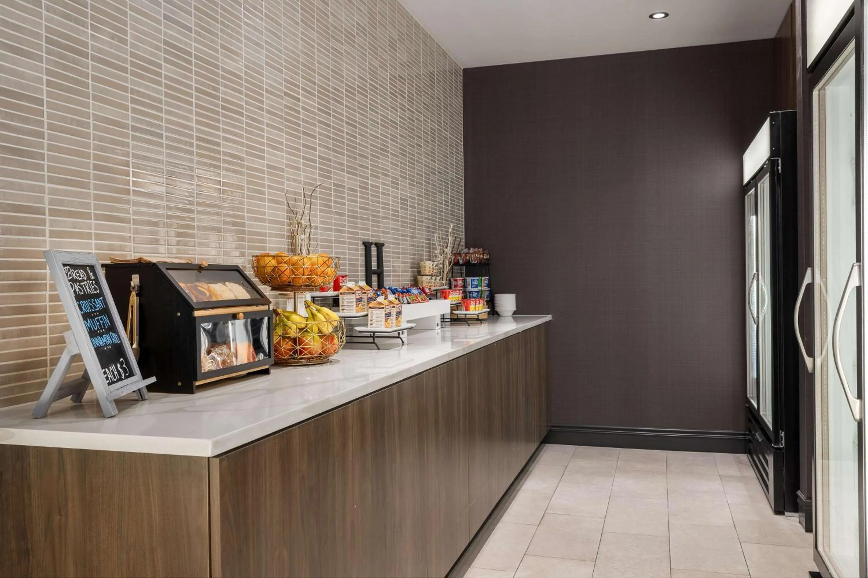 Restaurant/places to eat in Hilton Promenade Branson Landing