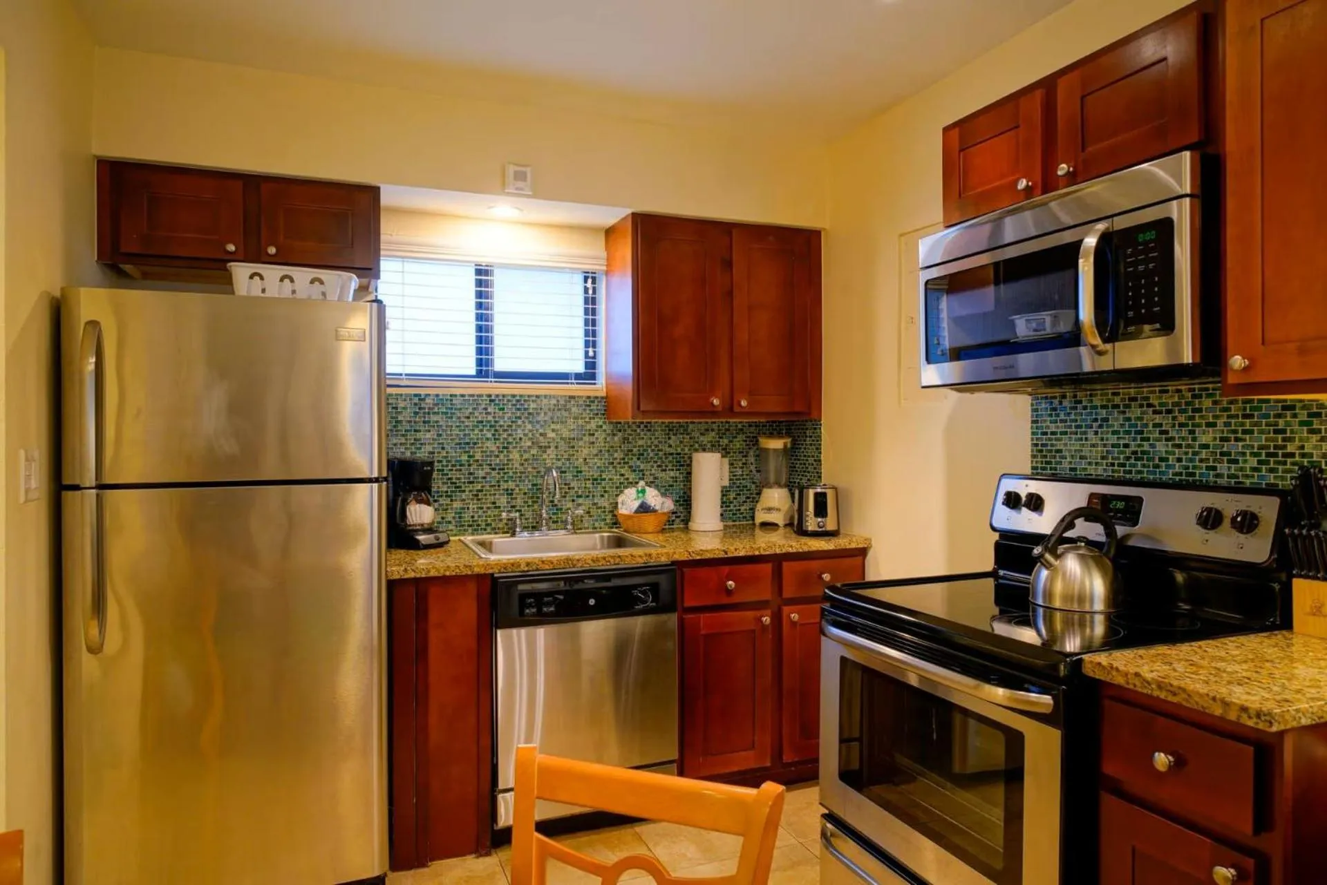 Coffee/tea facilities in La Costa Beach Club