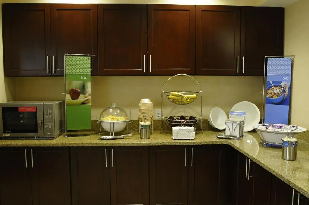 Hampton Inn & Suites Redding