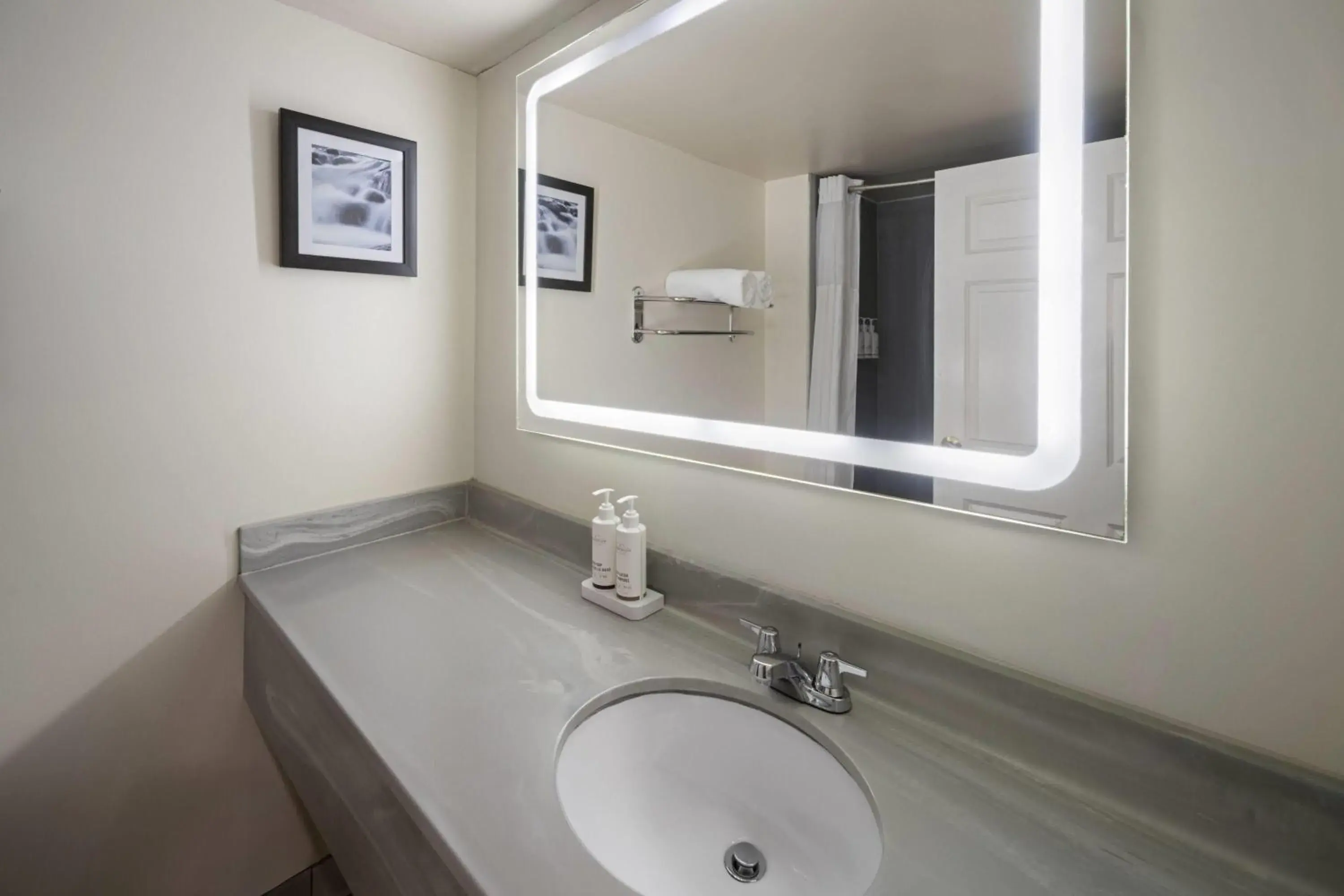 King Room - Non-Smoking in Wingate by Wyndham Augusta Fort Eisenhower King Room - Non-Smoking in Wingate by Wyndham Augusta Fort Eisenhower