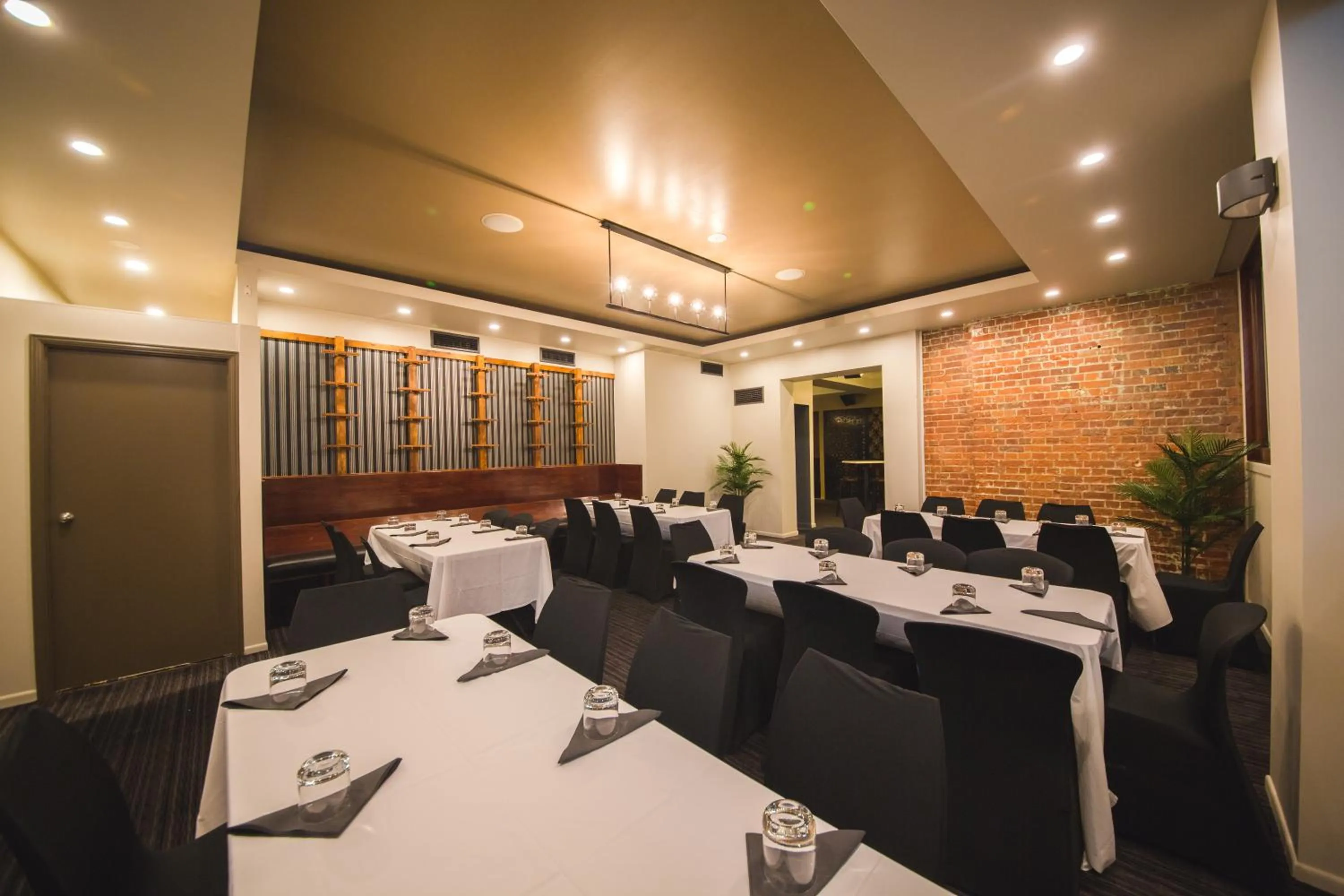 Restaurant/places to eat in Heritage Hotel Rockhampton